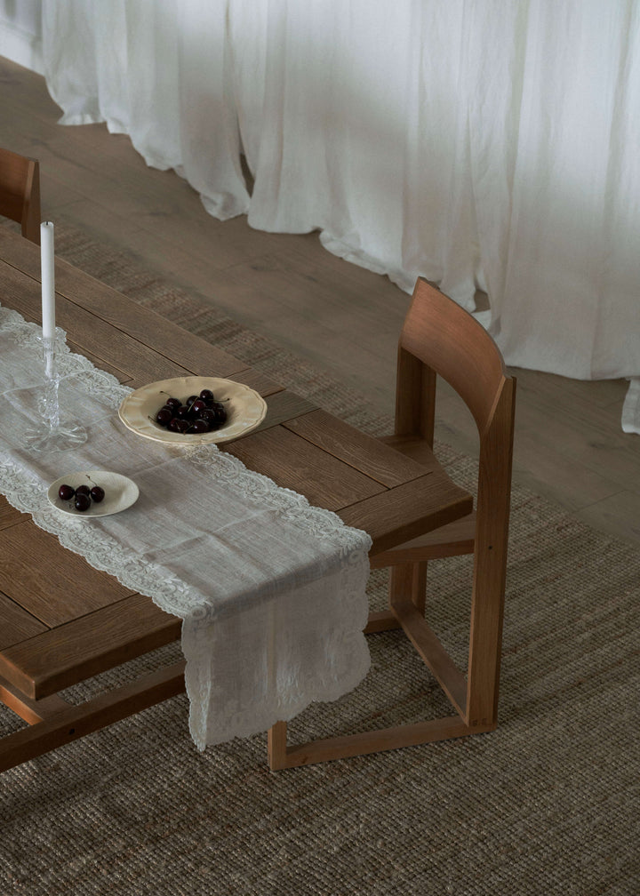 Anne-Mi Heims Embroidery Runner – Broderet Bordløber i Hør 40 x 180 cm Anne-Mi