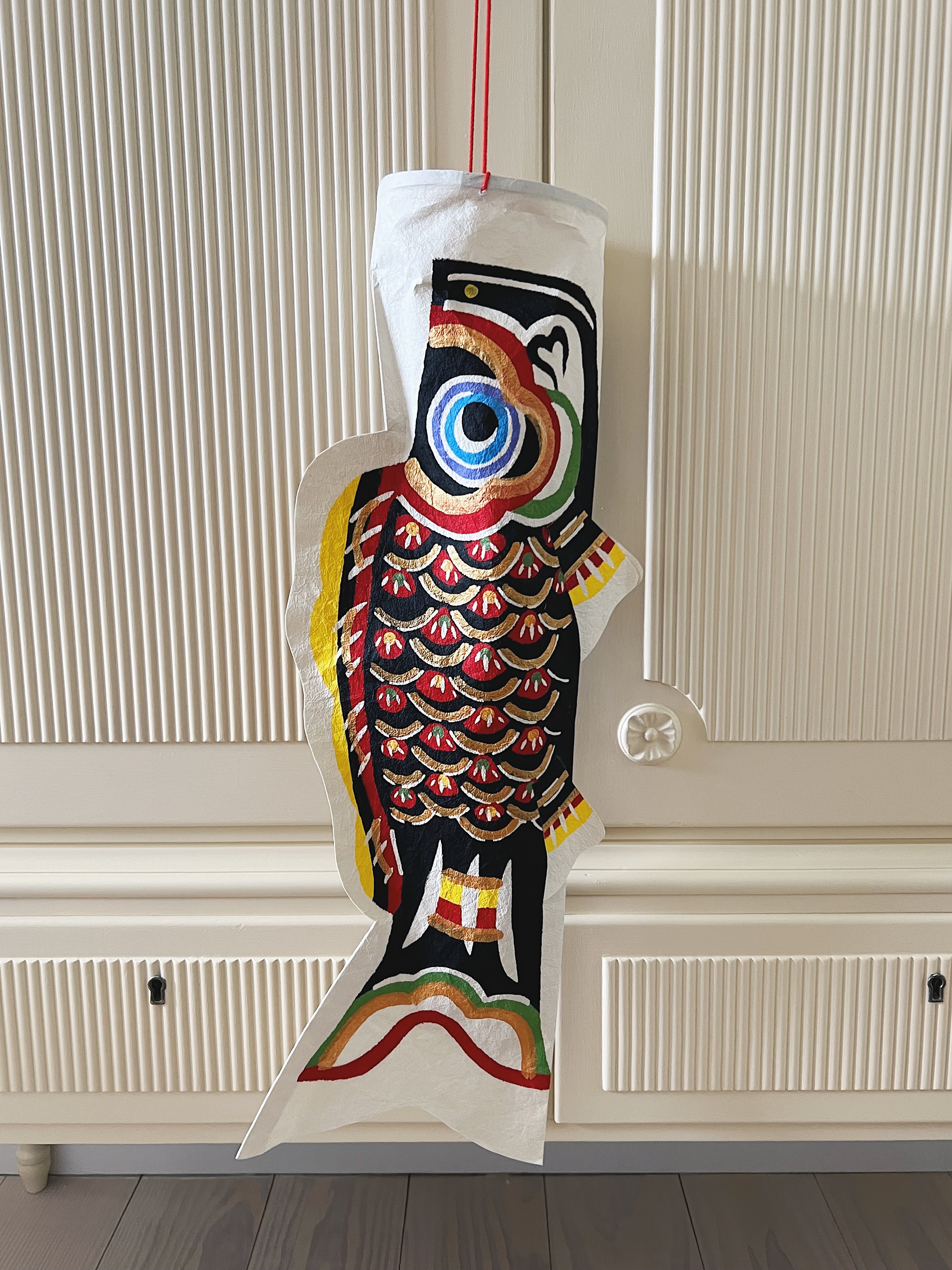 Sort Japansk Koinobori Fisk i Washi Papir til ophæng | 57 cm STUDIO HAFNIA