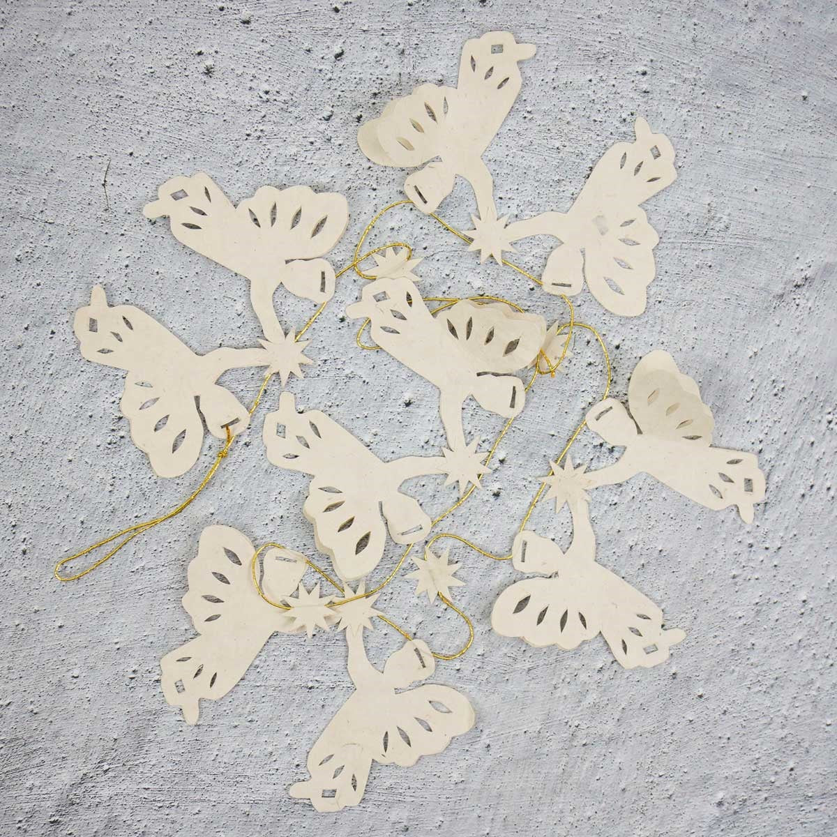 Gloria guirlande med engle i papir i offwhite, 115 cm, fra World of Craft
