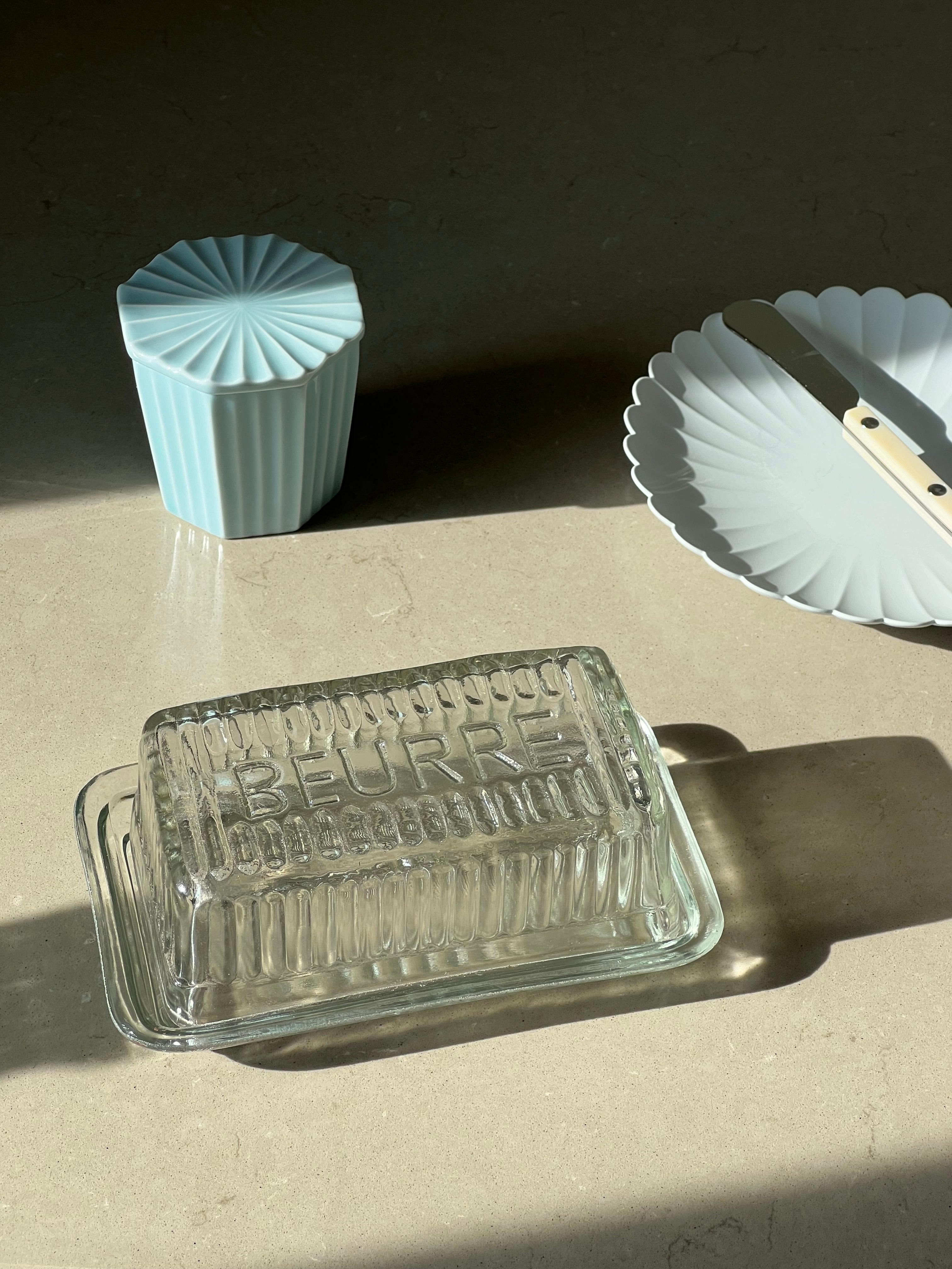 Smørboks i glas med låg Studio Hafnia