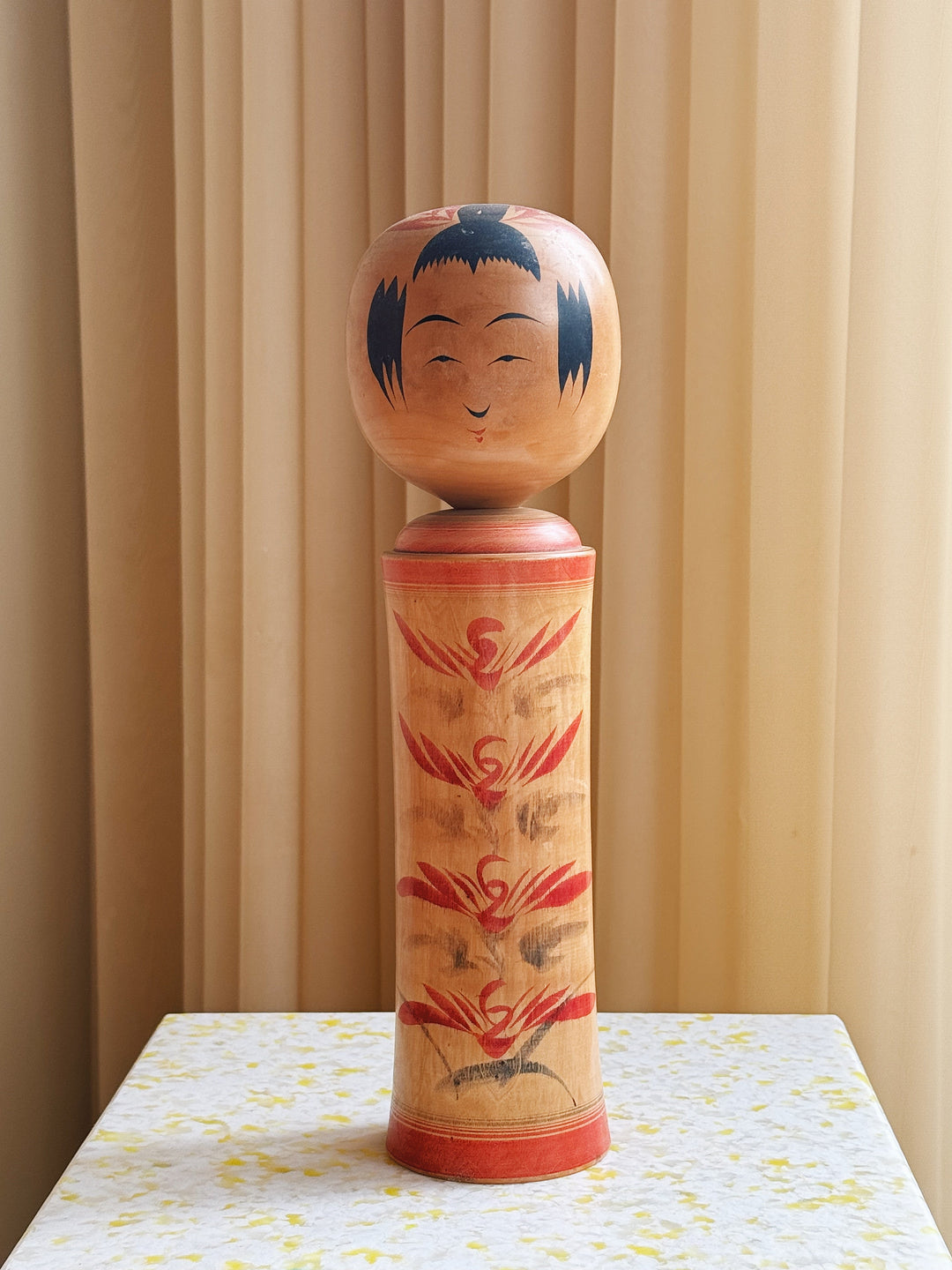 Vintage Kokeshi Dukke Nr. 217 fra Japan – Håndlavet | H33,5 cm Studio Hafnia