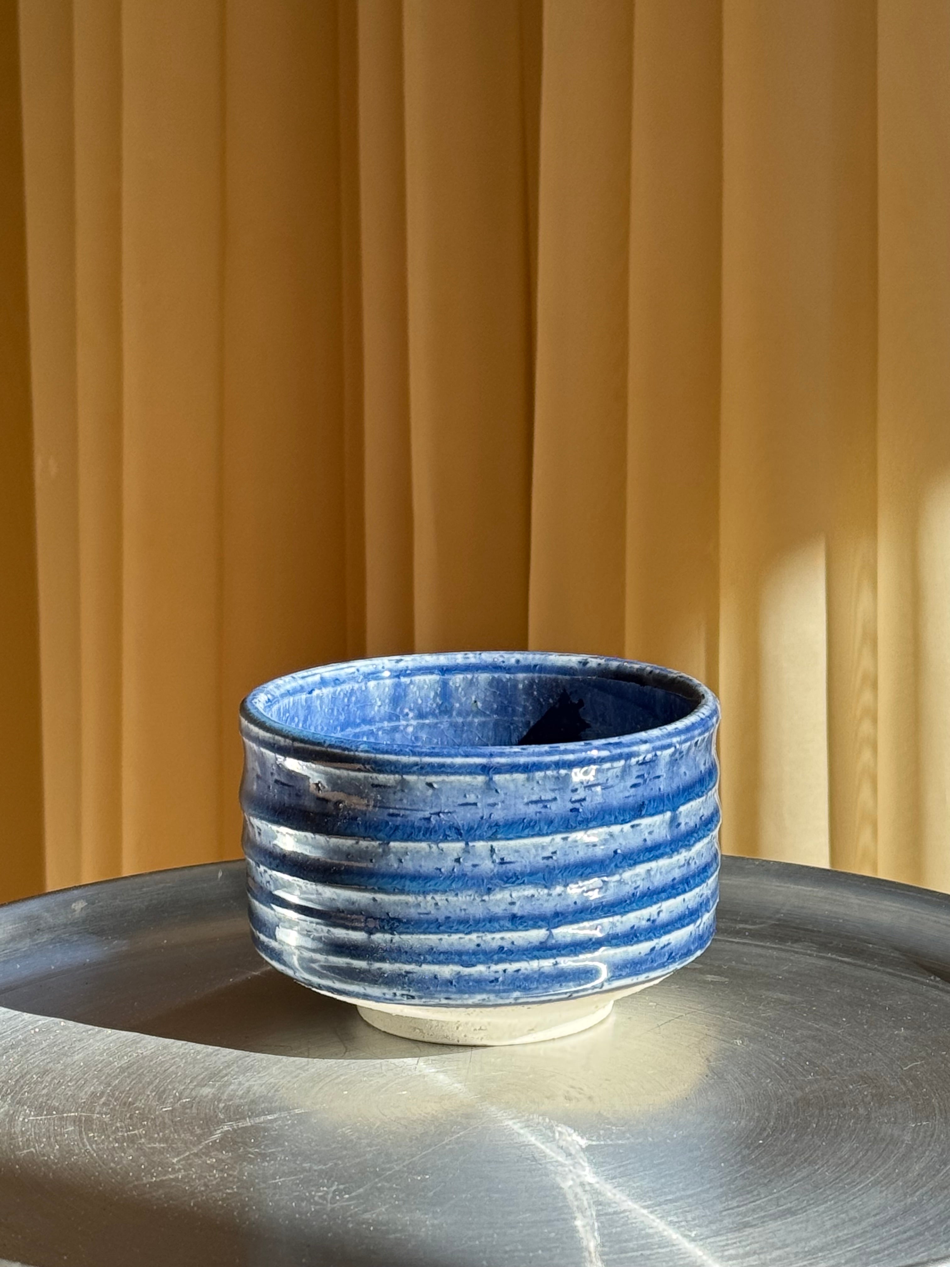 Mørkeblå Matcha Skål – Håndlavet Japansk Chawan  STUDIO HAFNIA