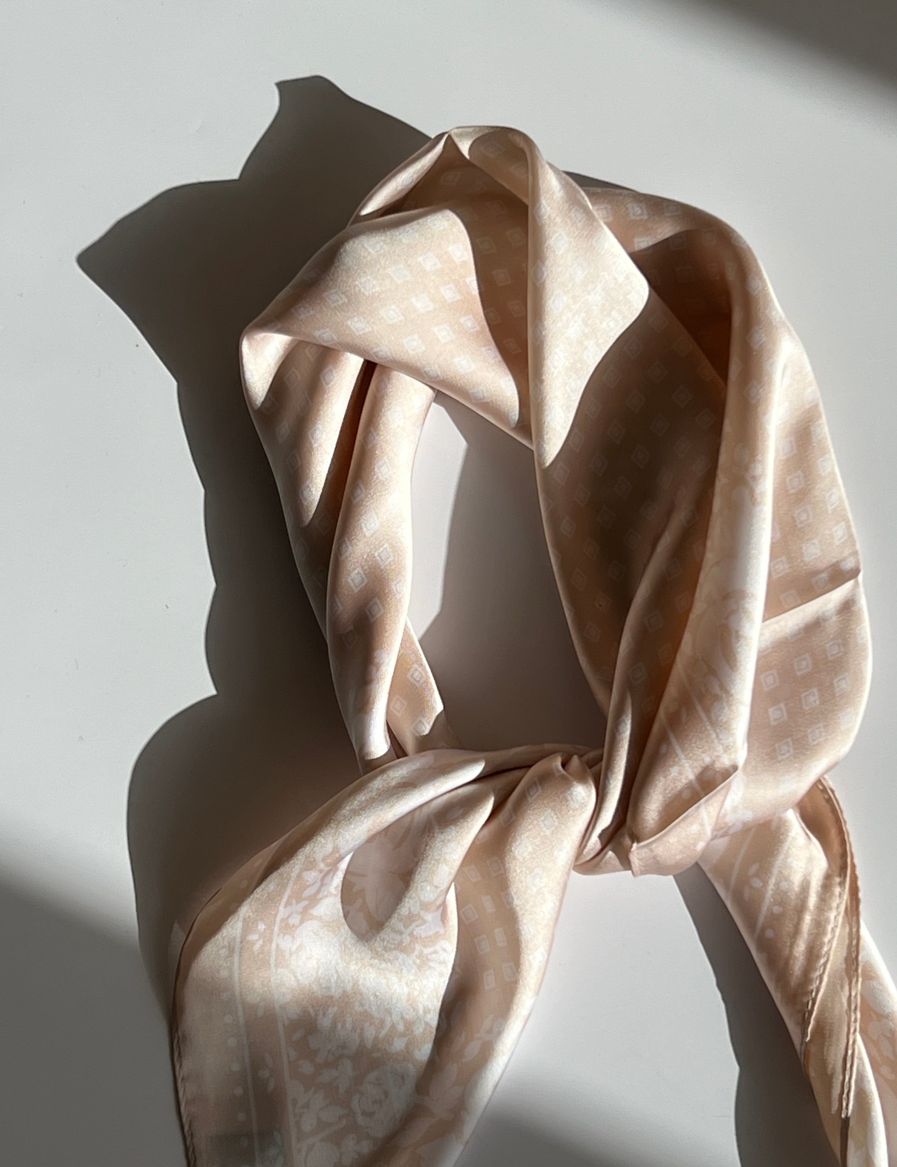 Hvid mønster | 70 x 70 cm Studio Hafnia