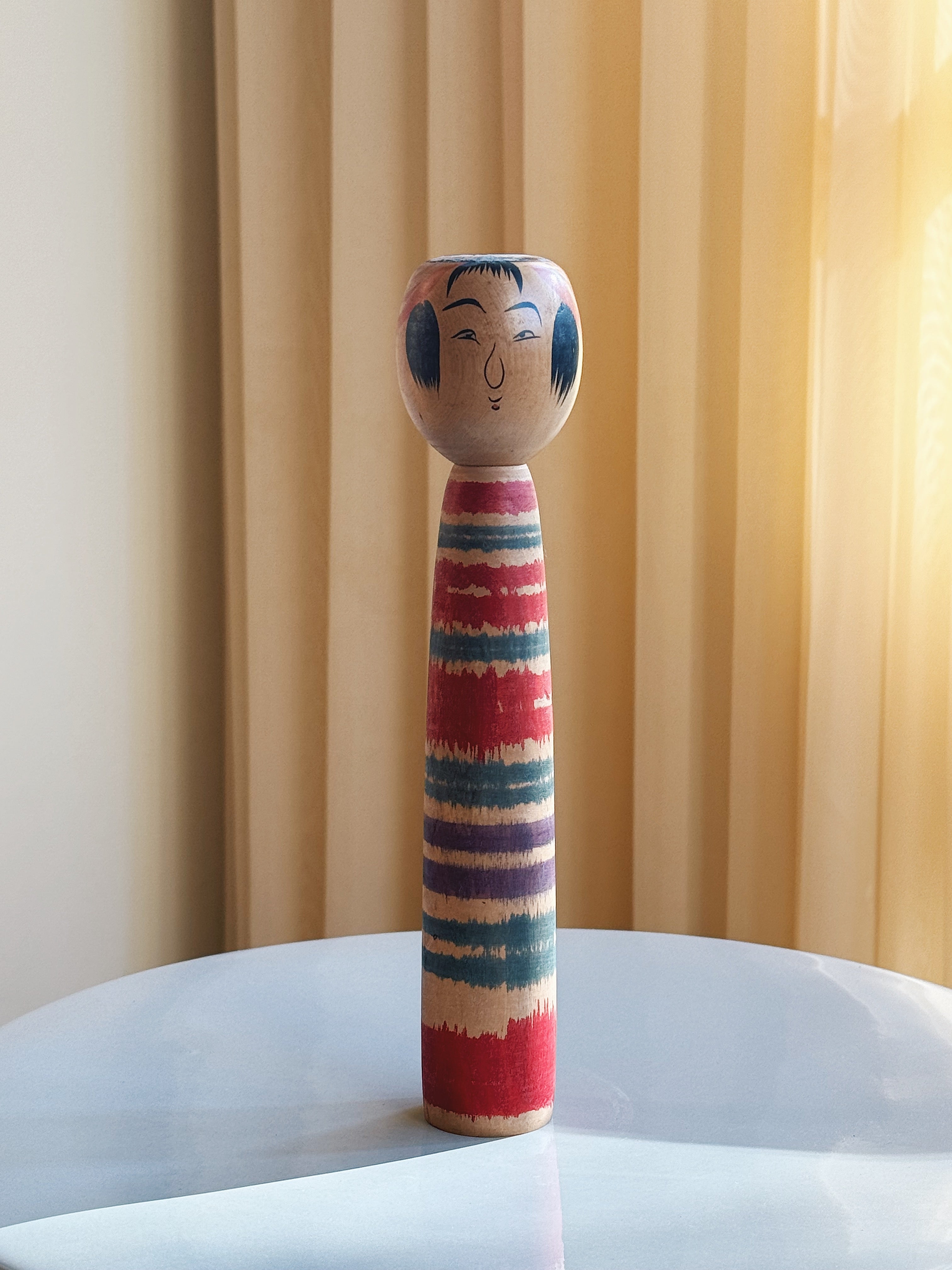 Vintage Kokeshi Dukke Nr. 221 fra Japan – Håndlavet | H 25 cm Studio Hafnia
