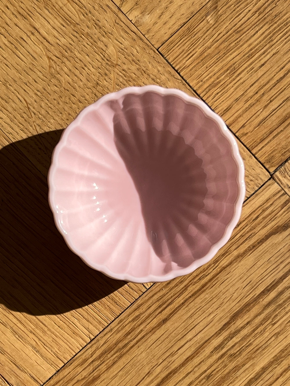 Japansk blomsterskål i keramik | Lys Pink Studio Hafnia