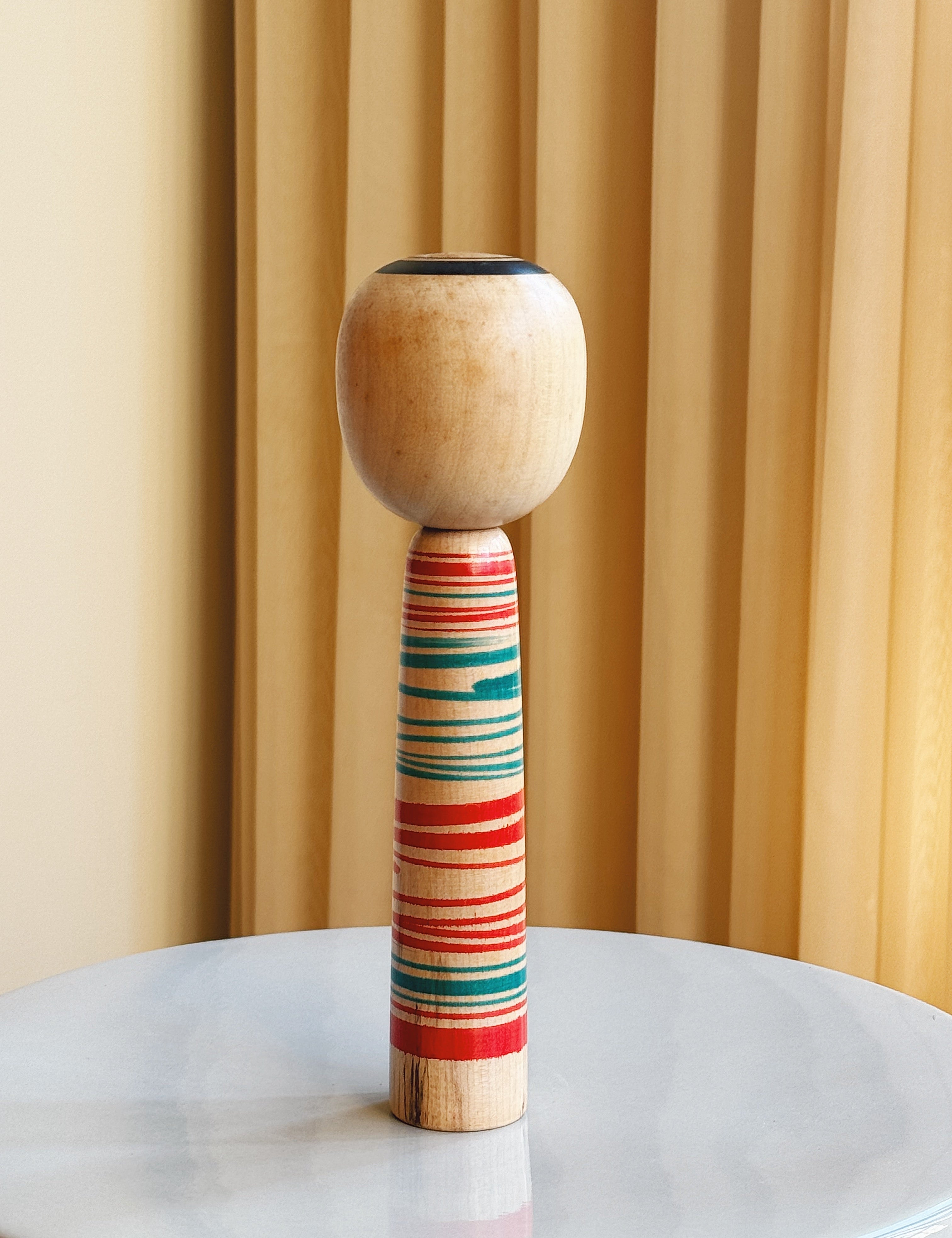 Vintage Kokeshi Dukke Nr. 223 fra Japan – Håndlavet | H 26 cm Studio Hafnia