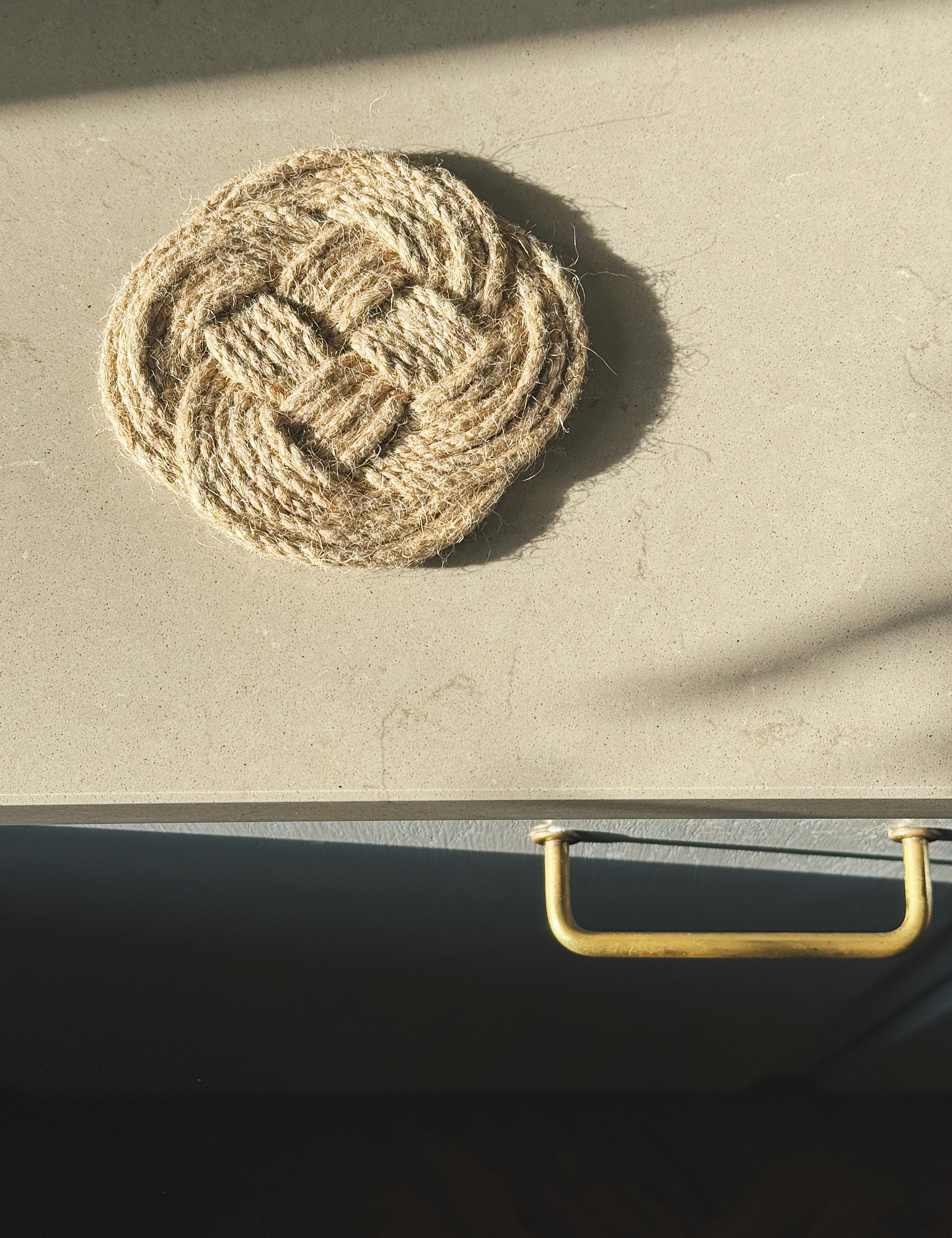 Sæt med 4 Ocean Plait Coasters i Flettet Jute | Ø10 cm Studio Hafnia