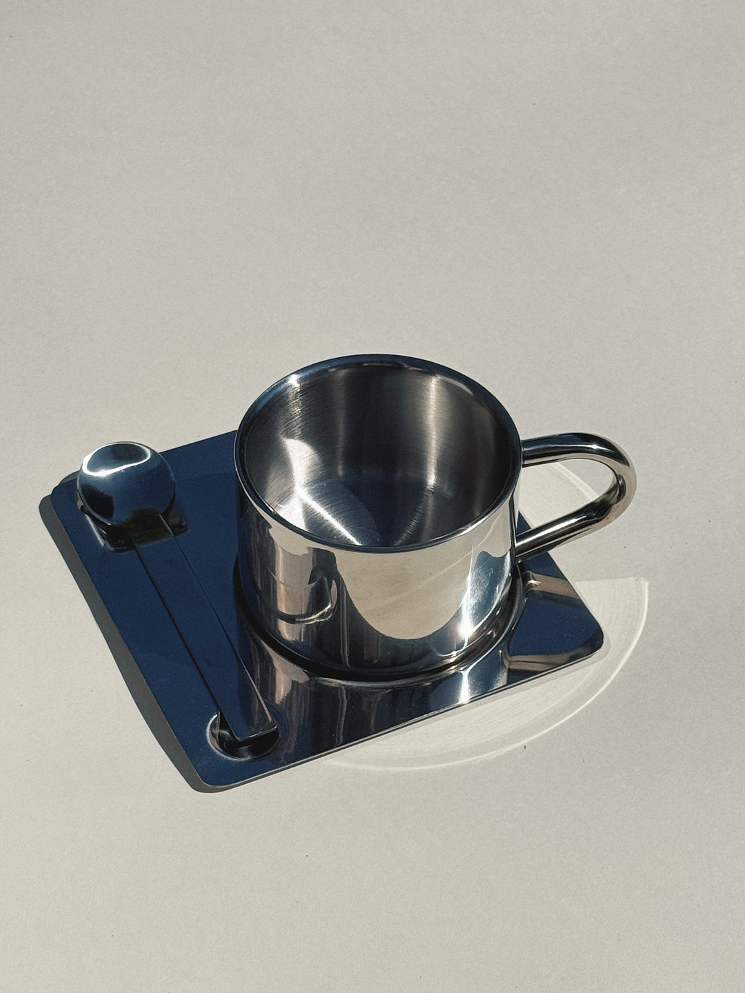Kaffekop i Rustfrit Stål med Underkop og Ske | 150 ml Studio Hafnia