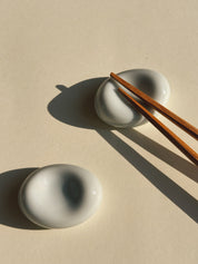 Spisepindeholder i Lyseblå Porcelæn | 4,2 cm – Mino Ware fra Japan Studio Hafnia