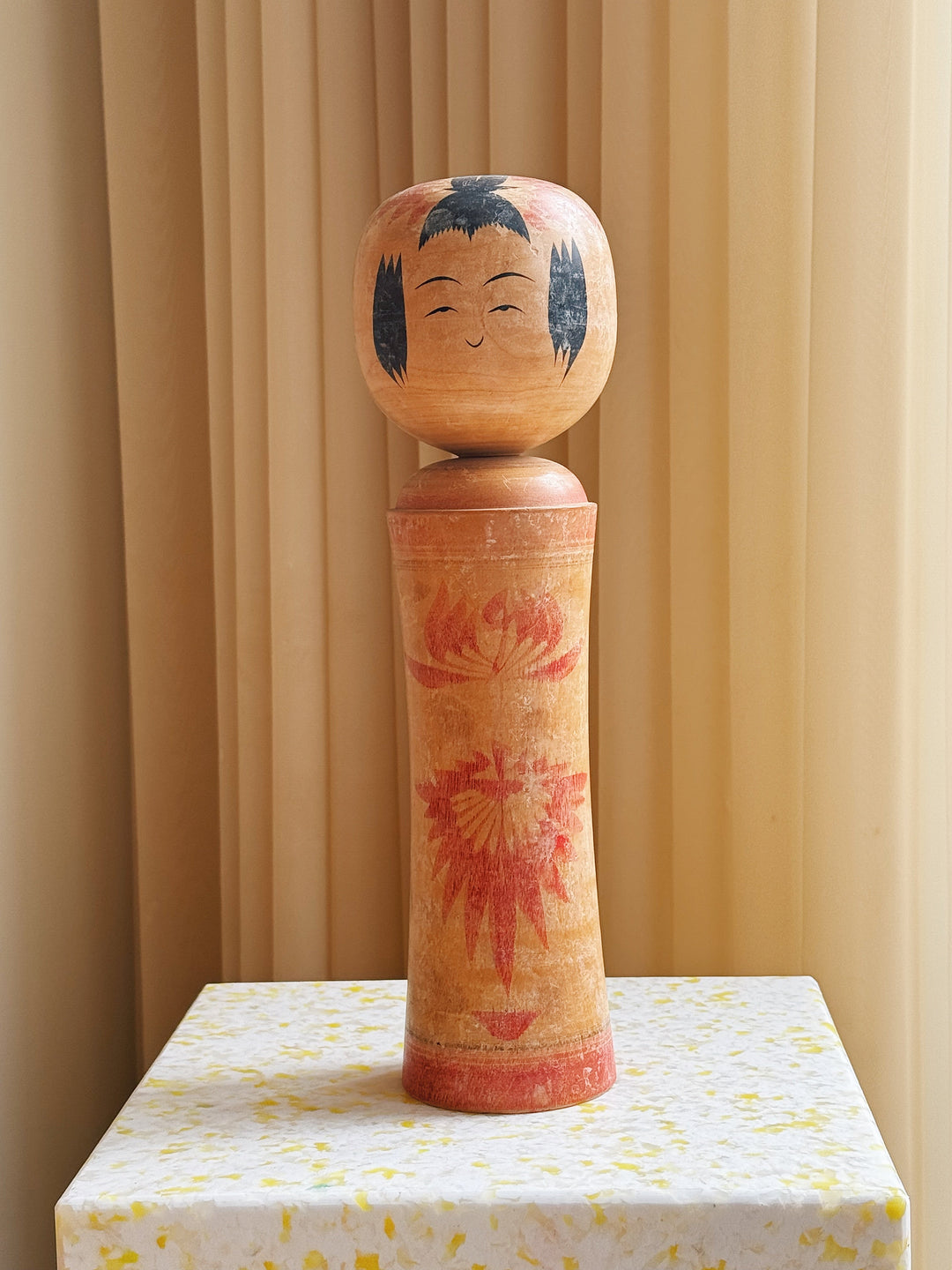 Vintage Kokeshi Dukke Nr. 216 fra Japan – Håndlavet | H36,5 cm Studio Hafnia