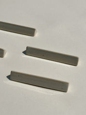 Spisepindholder i keramik | Hvid trekant | Japan STUDIO HAFNIA