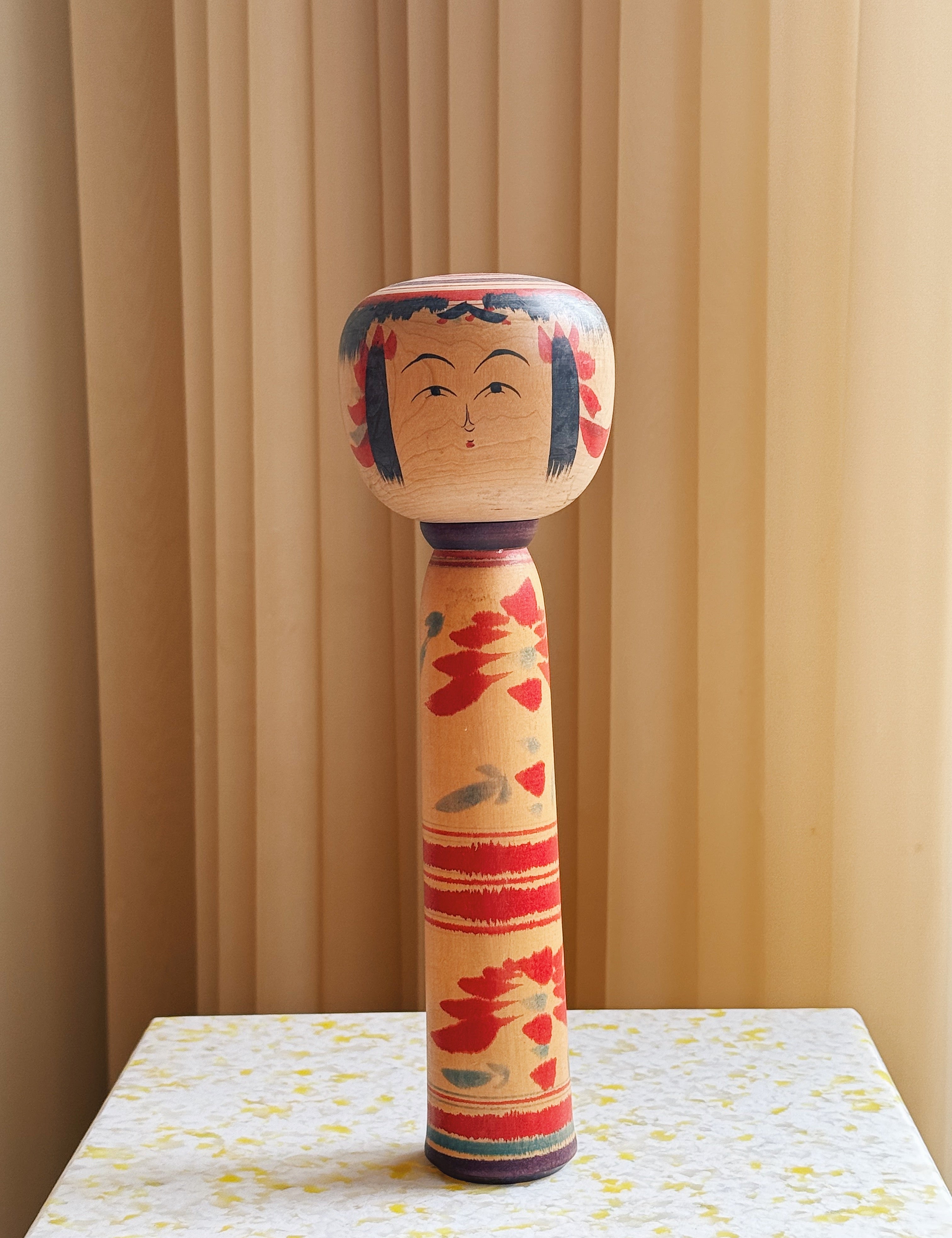Vintage Kokeshi Dukke Nr. 212 fra Japan – Håndlavet | H30 cm Studio Hafnia