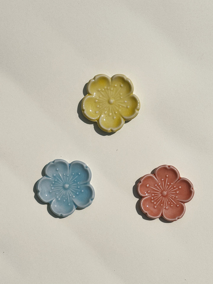 Spisepindholder i keramik | Gul blomsterform | Japan STUDIO HAFNIA