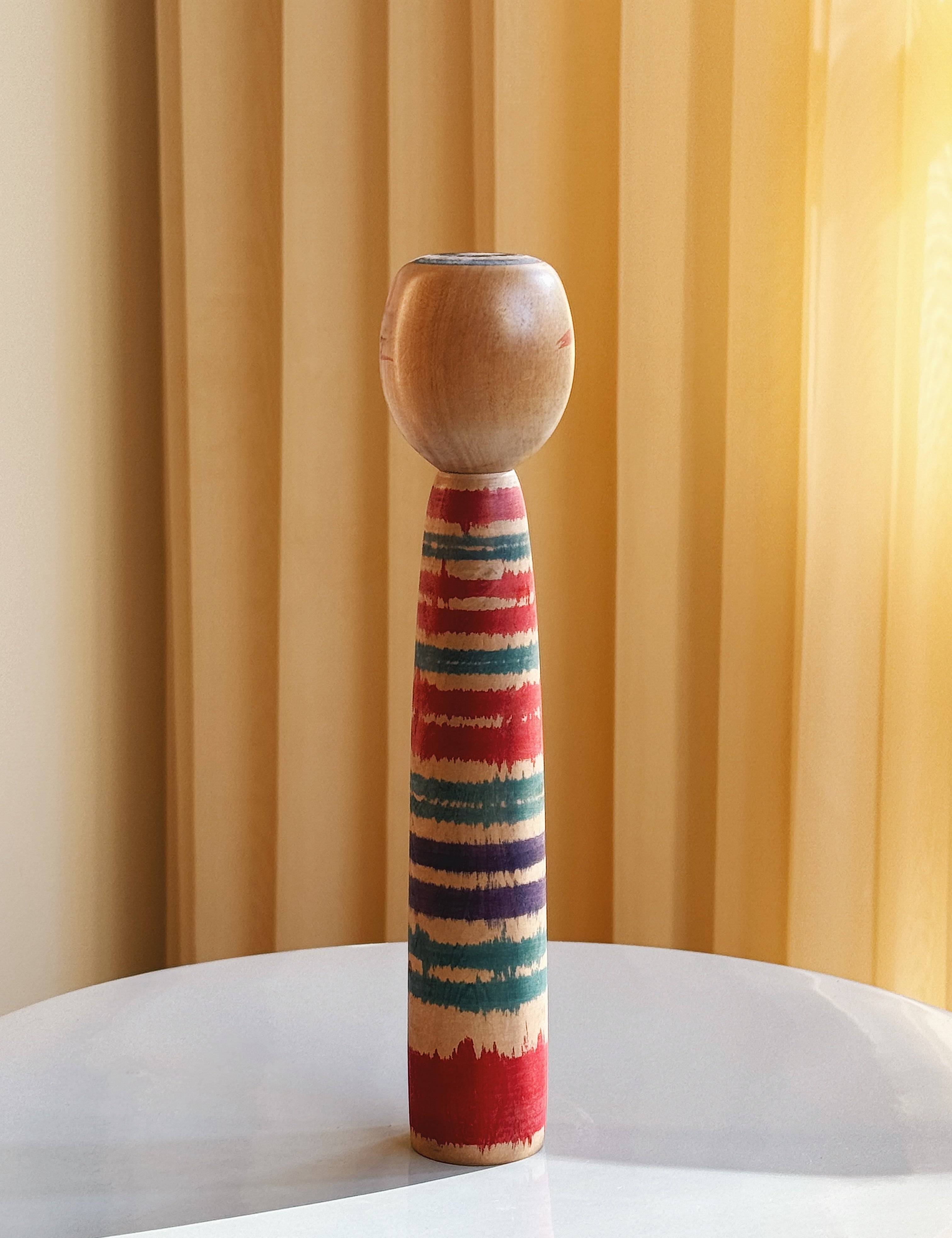 Vintage Kokeshi Dukke Nr. 221 fra Japan – Håndlavet | H 25 cm Studio Hafnia