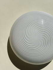 Vintage Murano Plafondlampe i Hvidt Swirl Glas | Loft-/Væglampe Ø29 cm Studio Hafnia