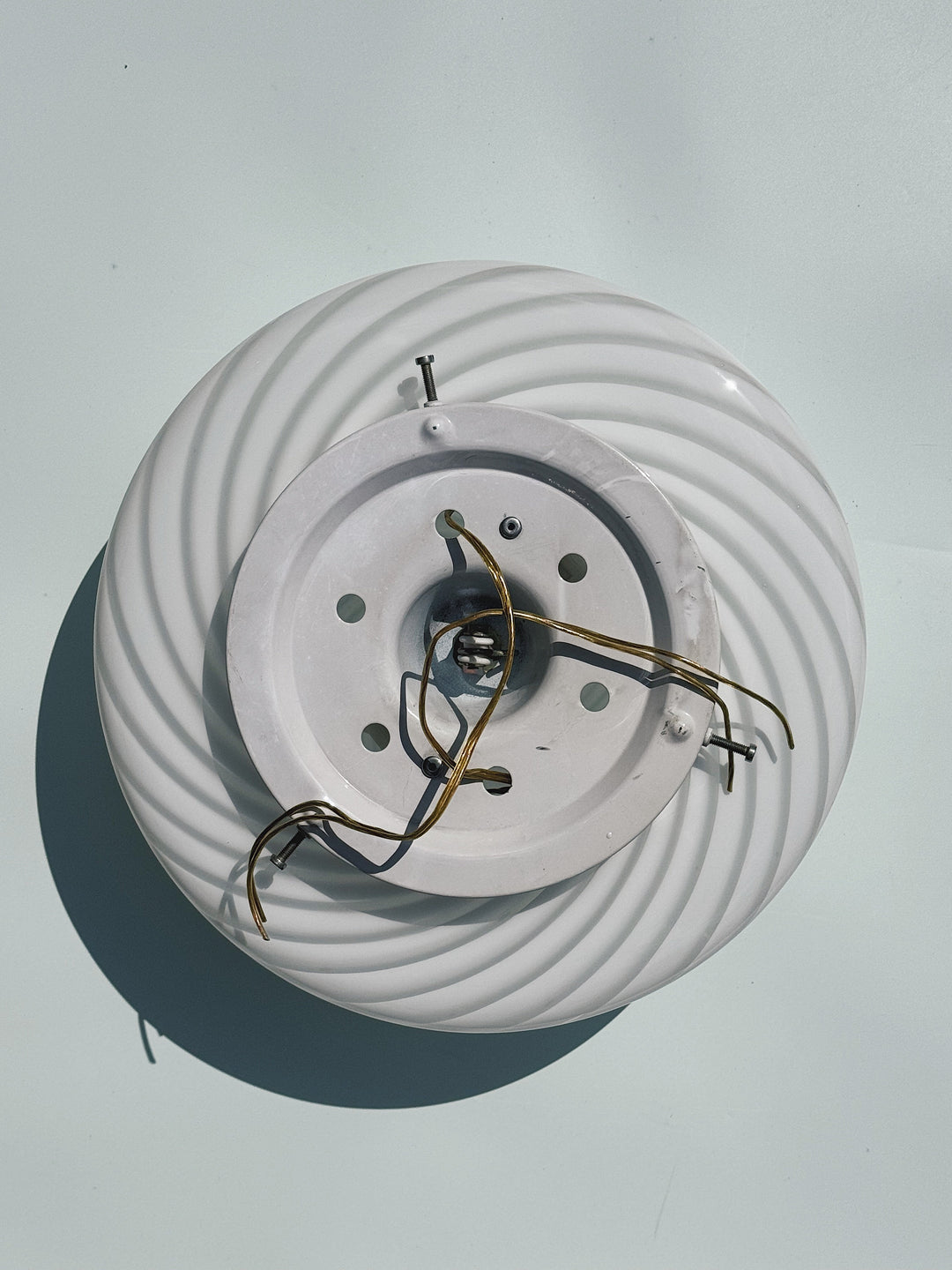 Vintage Murano Plafondlampe i Hvidt Swirl Glas | Loft-/Væglampe Ø30 cm Studio Hafnia