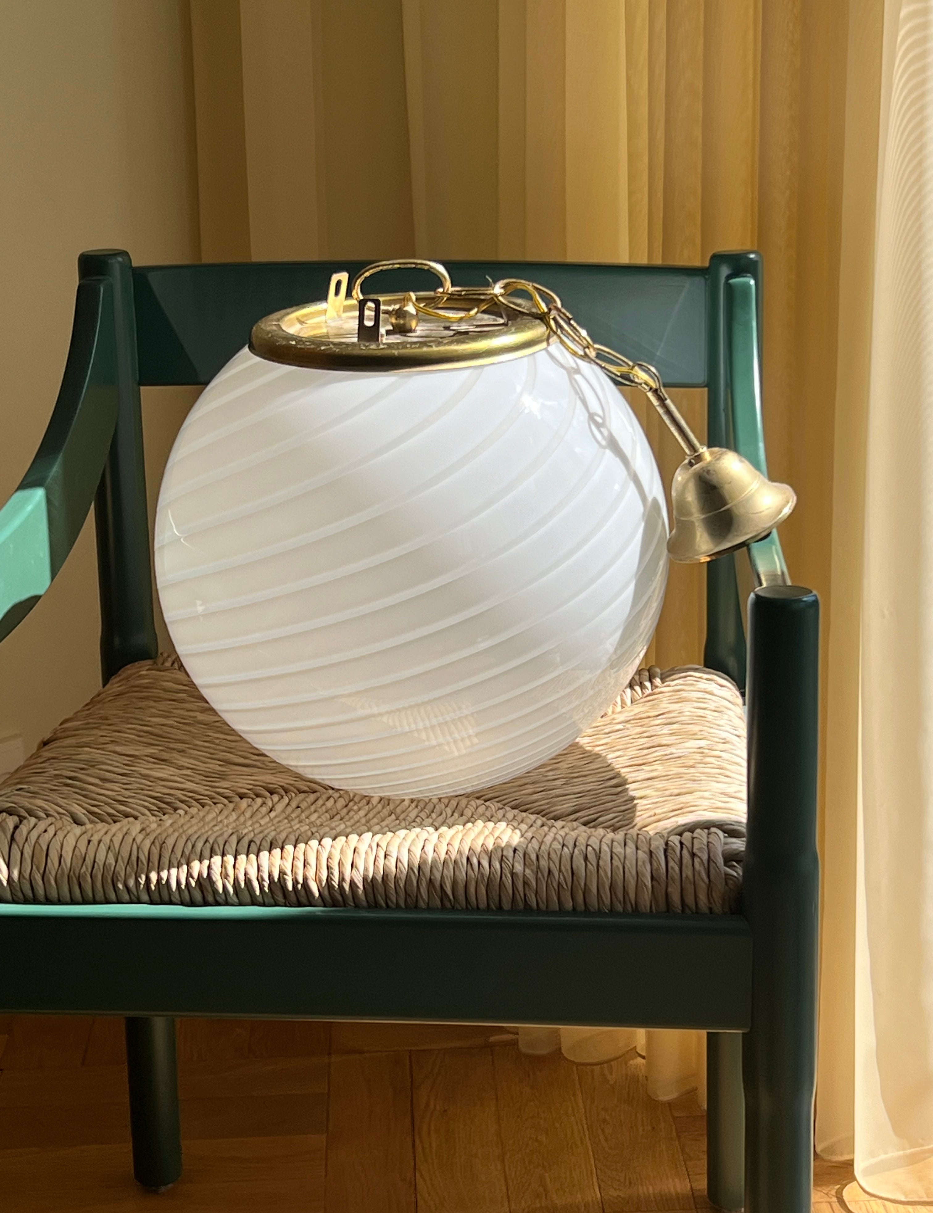 Vintage murano swirl pendel loftslampe | Hvid med messing, Ø34 cm Murano