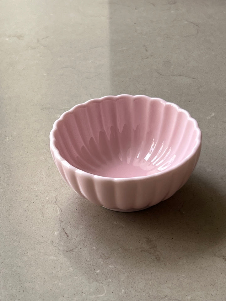 Japansk blomsterskål i keramik | Lys Pink Studio Hafnia