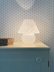 Vintage Murano mushroom bordlampe i hvidt swirl-glas | H25 cm Murano