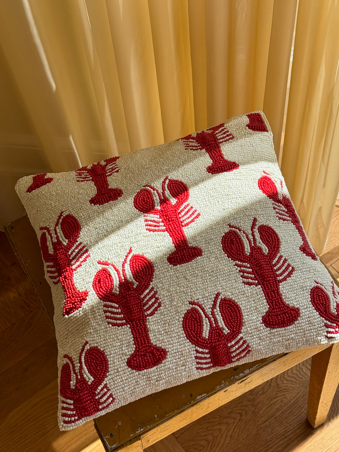 Pearl Cushion with Red Lobsters | 35 x 35 cm