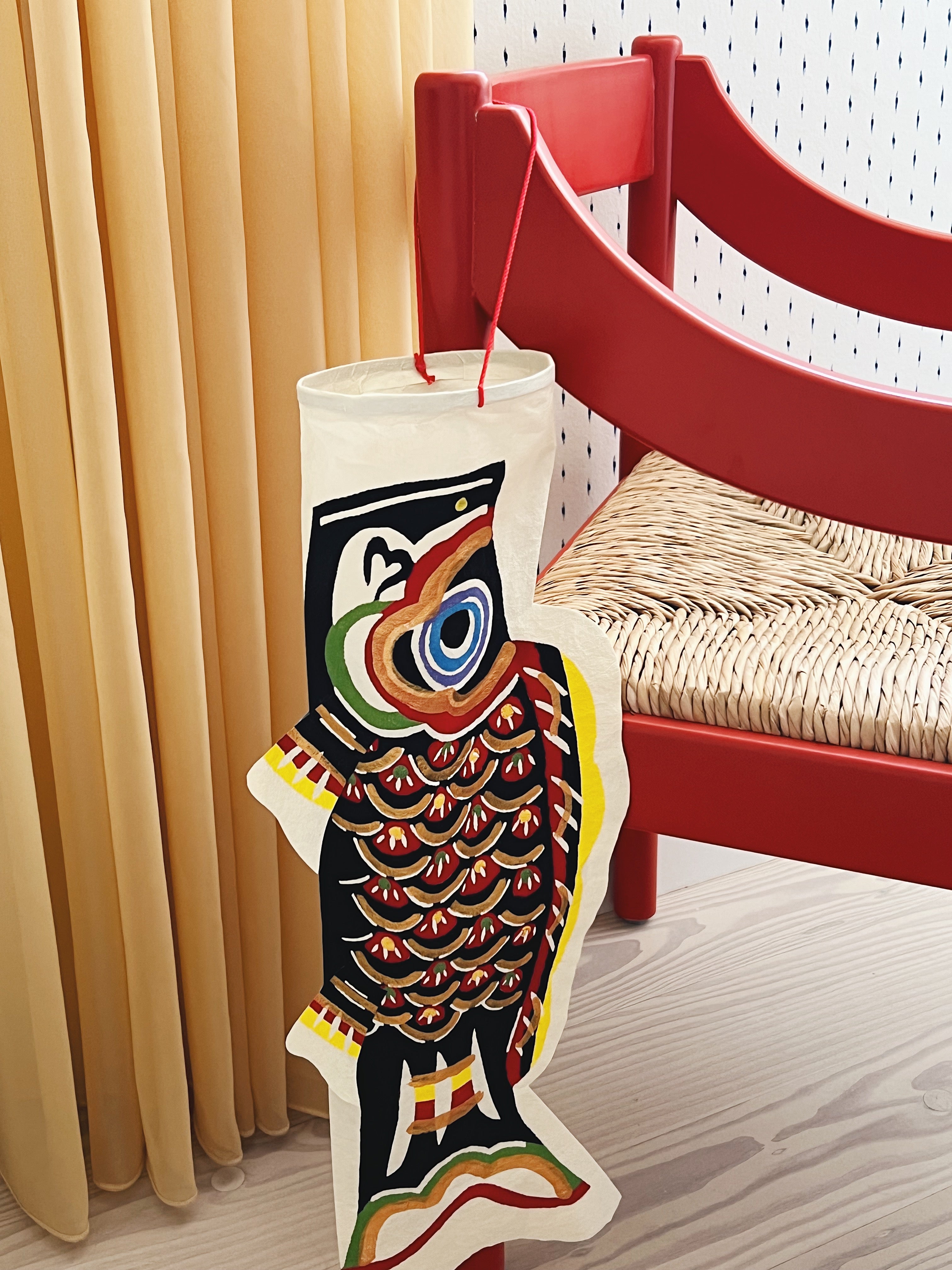 Sort Japansk Koinobori Fisk i Washi Papir til ophæng | 57 cm STUDIO HAFNIA