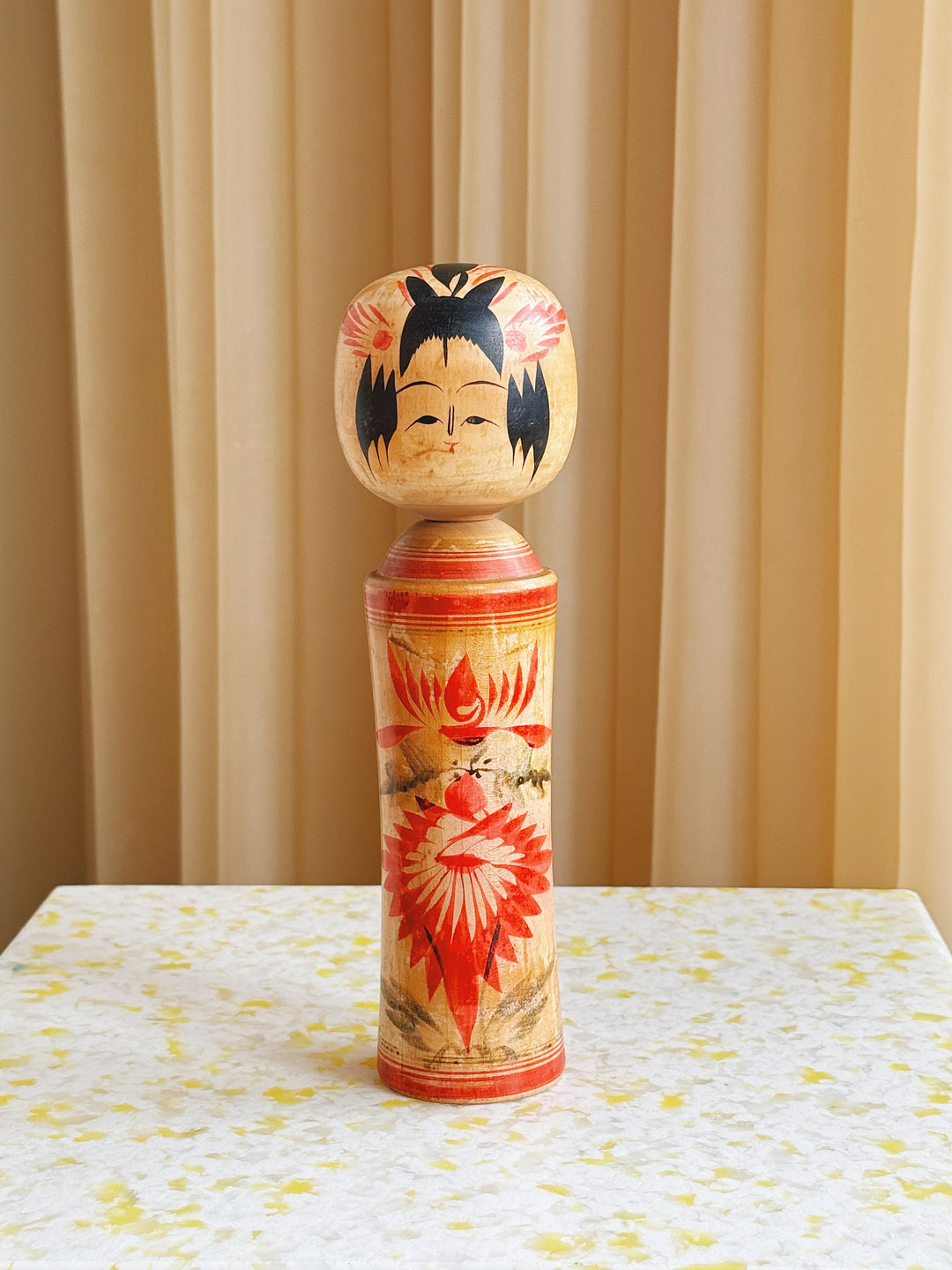 Vintage Kokeshi Dukke Nr. 196 fra Japan – Håndlavet | H21,5 cm Studio Hafnia