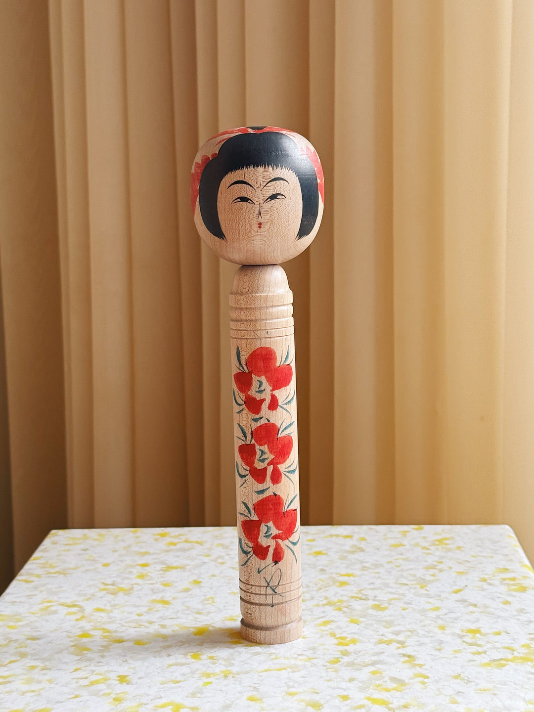 Vintage Kokeshi Dukke Nr. 207 fra Japan – Håndlavet | H25 cm Studio Hafnia