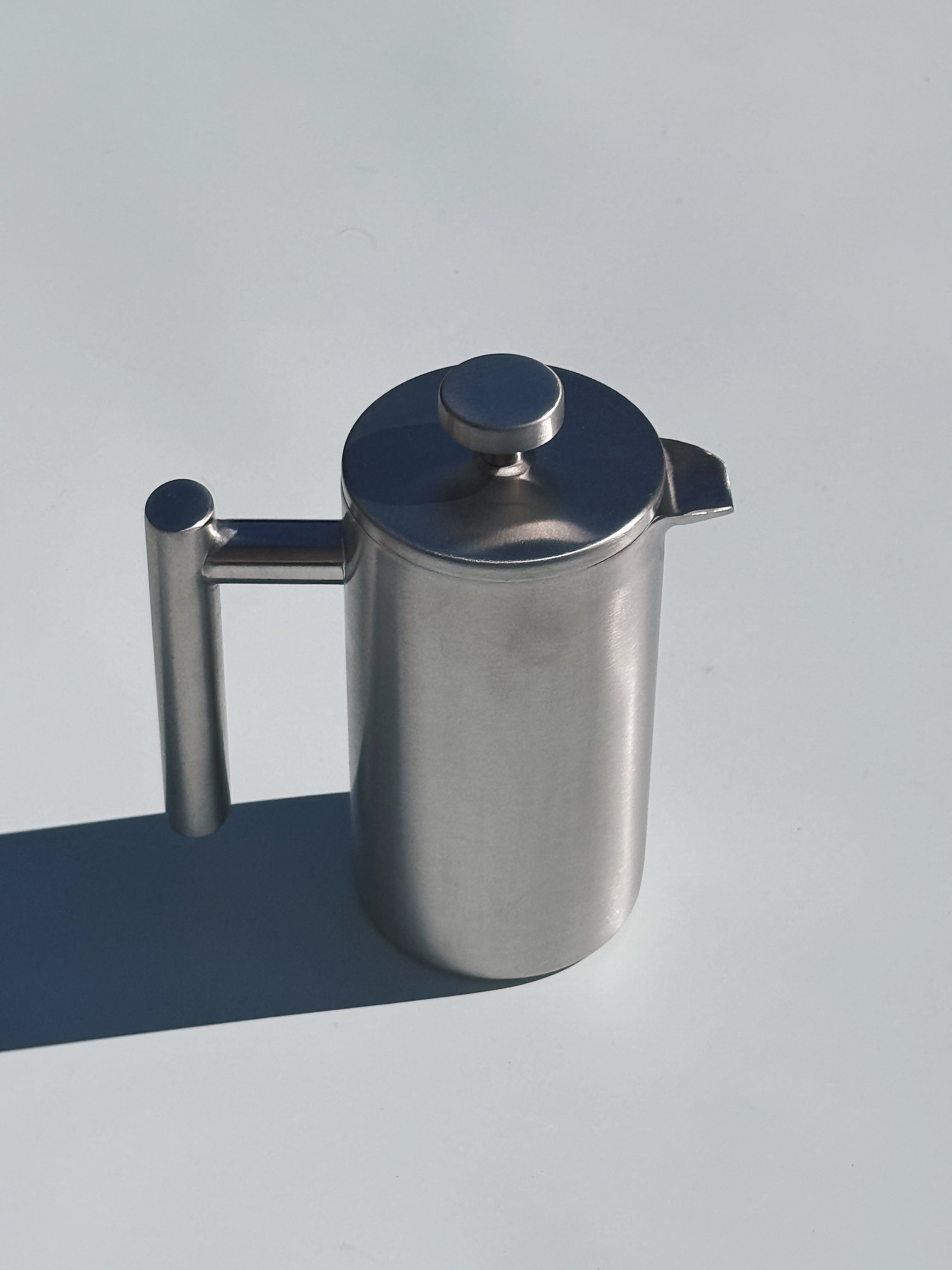 Stempelkande i Mat Stål | 1000 ml Studio Hafnia