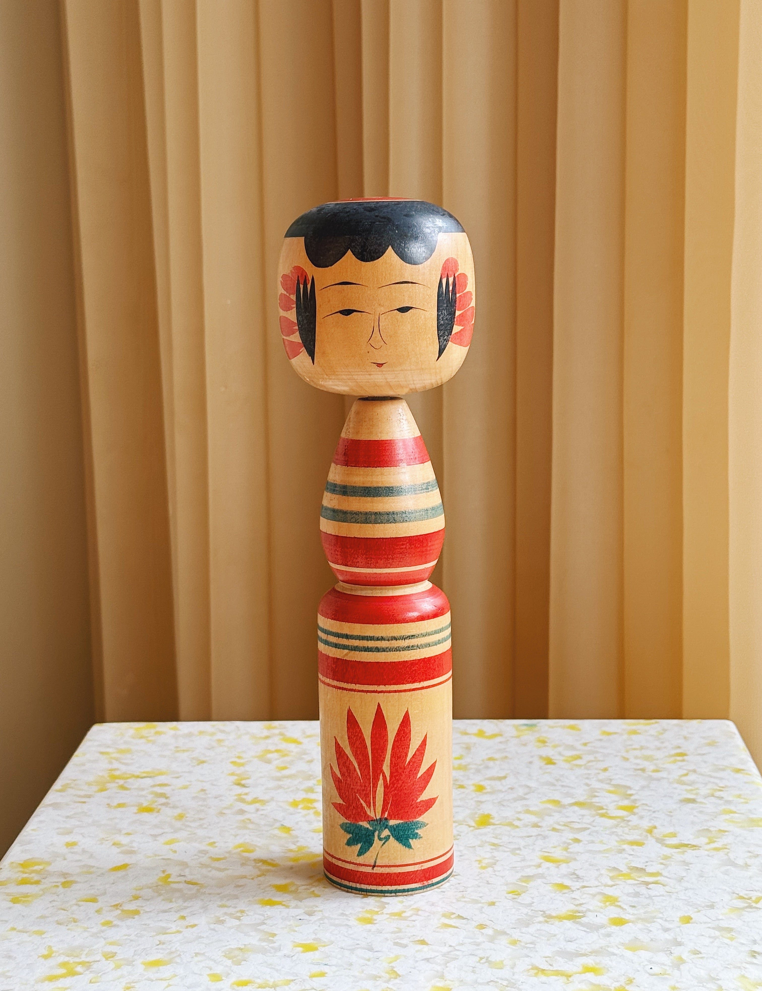 Vintage Kokeshi Dukke Nr. 186 fra Japan – Håndlavet | H24 cm Studio Hafnia