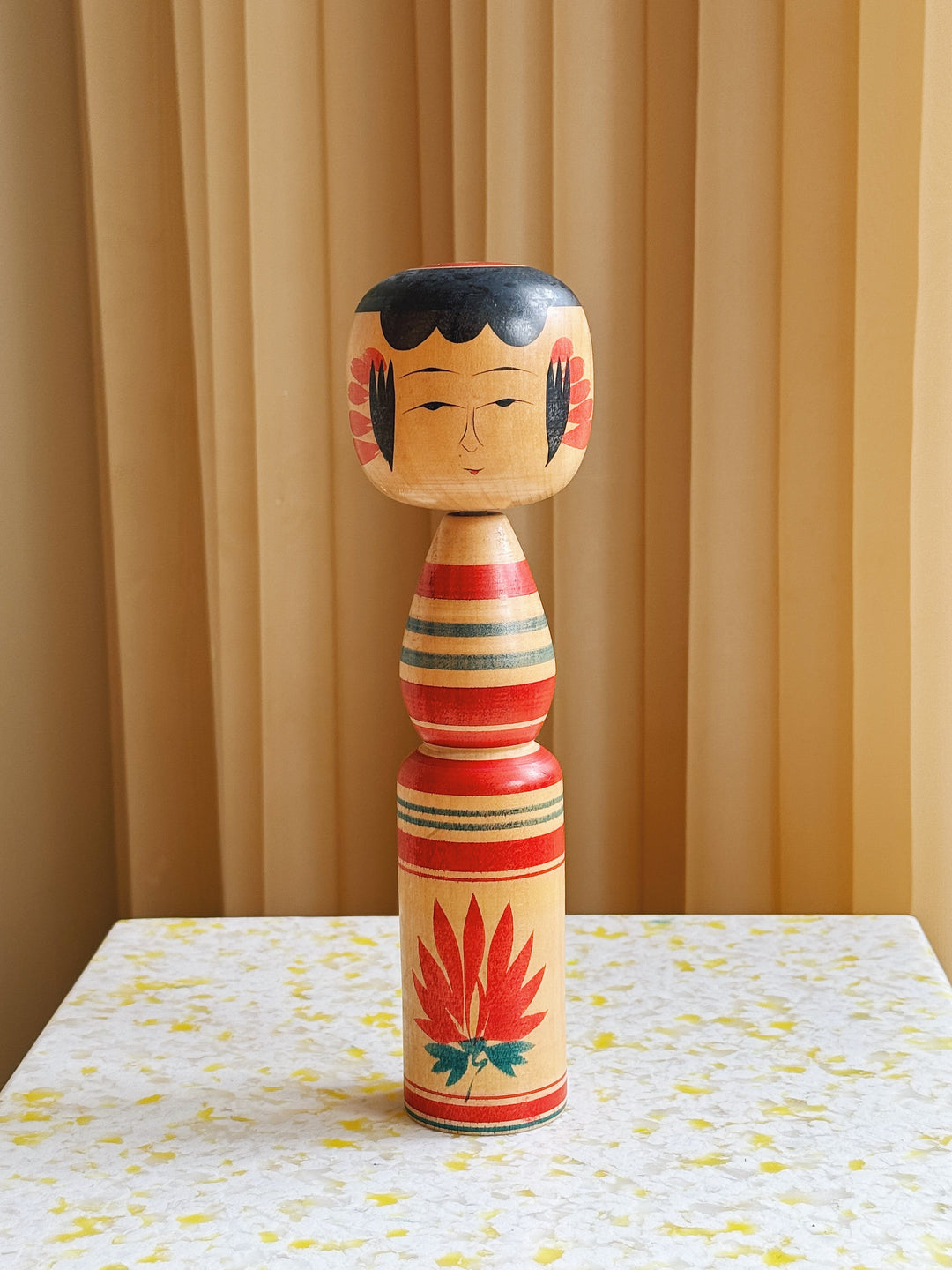 Vintage Kokeshi Dukke Nr. 186 fra Japan – Håndlavet | H24 cm Studio Hafnia