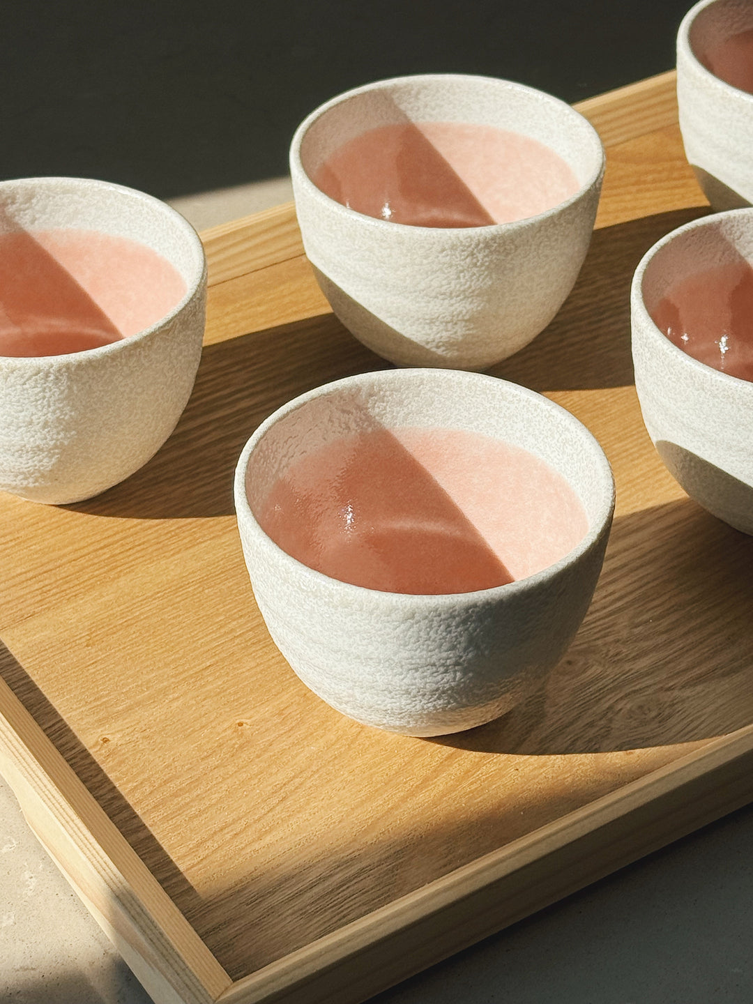 Japansk tekop i hvid og rosa keramik | 160 ml Studio Hafnia