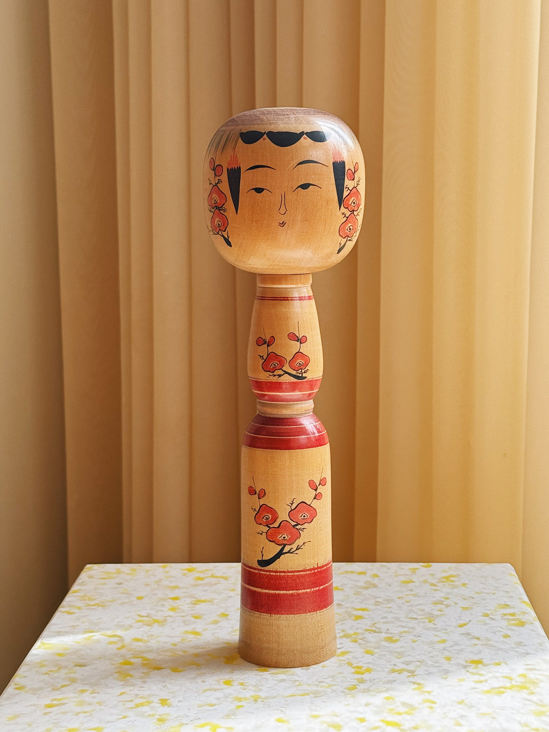 Vintage Kokeshi Dukke Nr. 211 fra Japan – Håndlavet | H30,5 cm Studio Hafnia