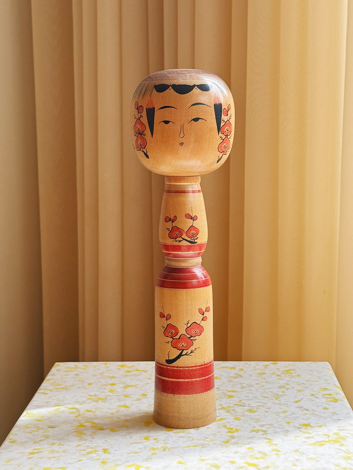 Vintage Kokeshi Dukke Nr. 211 fra Japan – Håndlavet | H30,5 cm Studio Hafnia