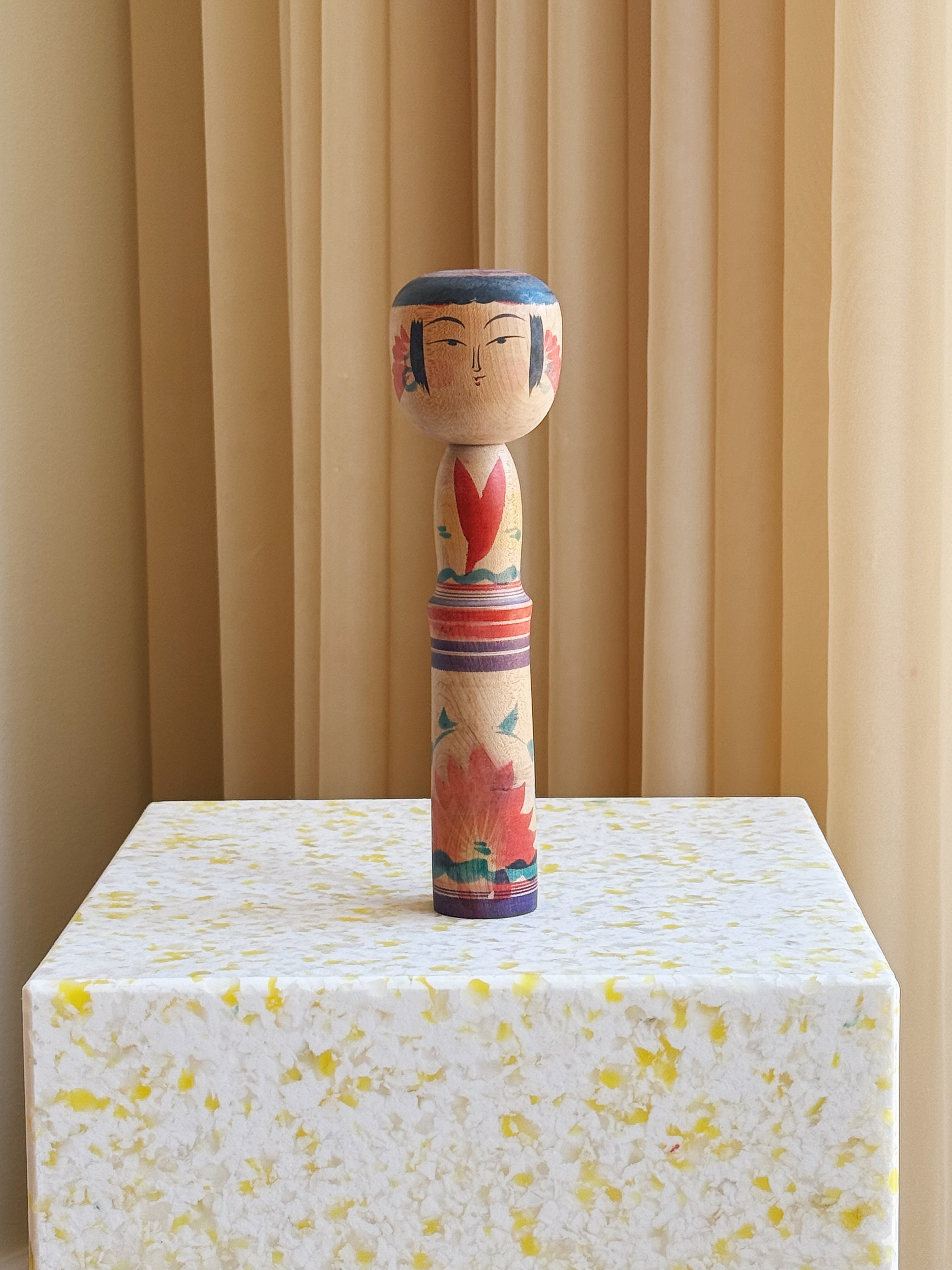 Vintage Kokeshi Dukke Nr. 182 fra Japan – Håndlavet | H24 cm Studio Hafnia