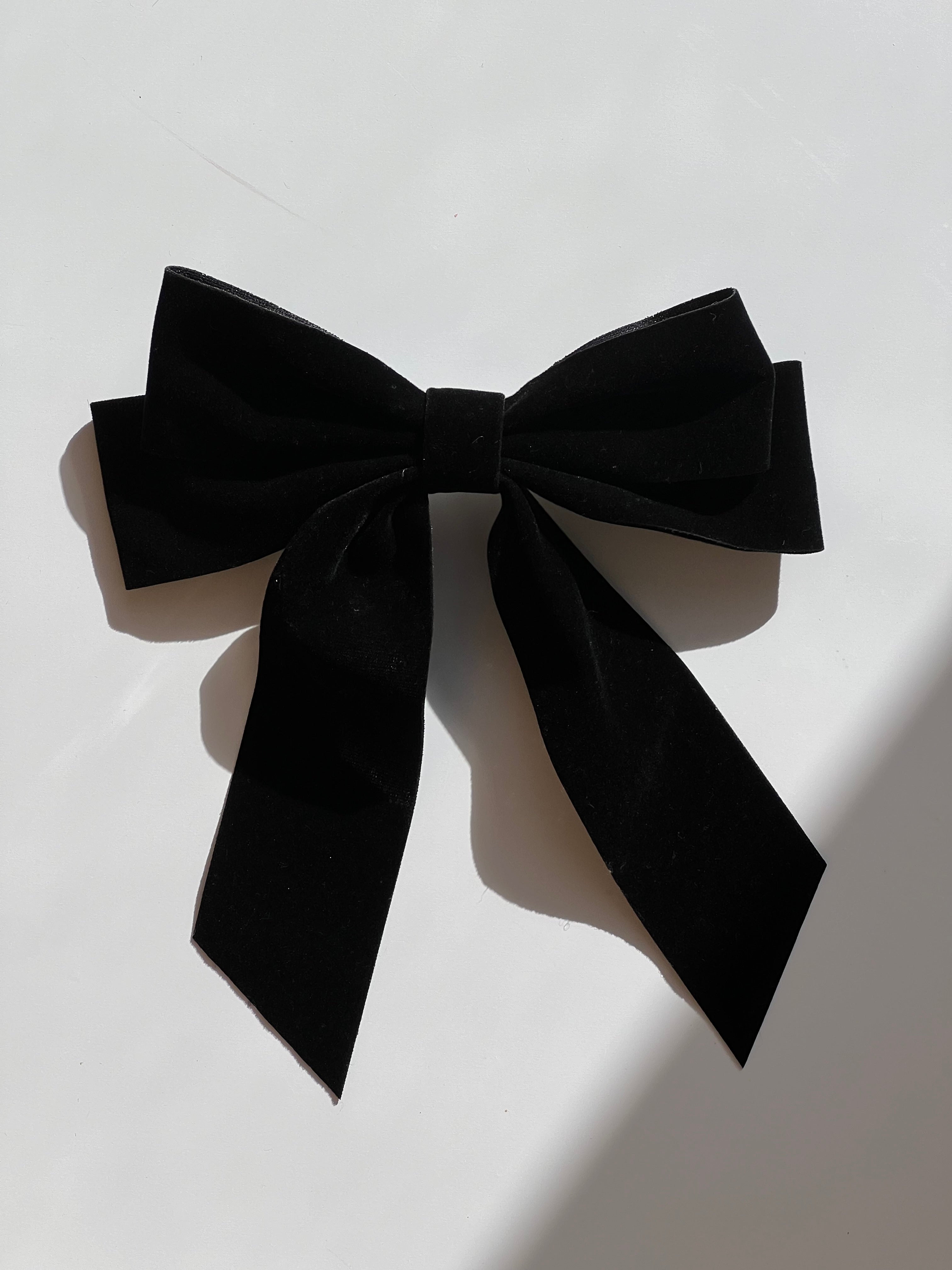 Sløjfe Hårklemme i Stof 18 cm | Sort eller rød STUDIO HAFNIA