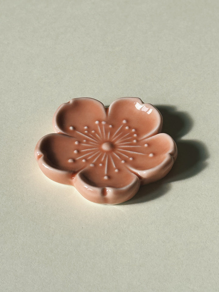 Spisepindholder i keramik | Lyserød blomsterform | Japan STUDIO HAFNIA