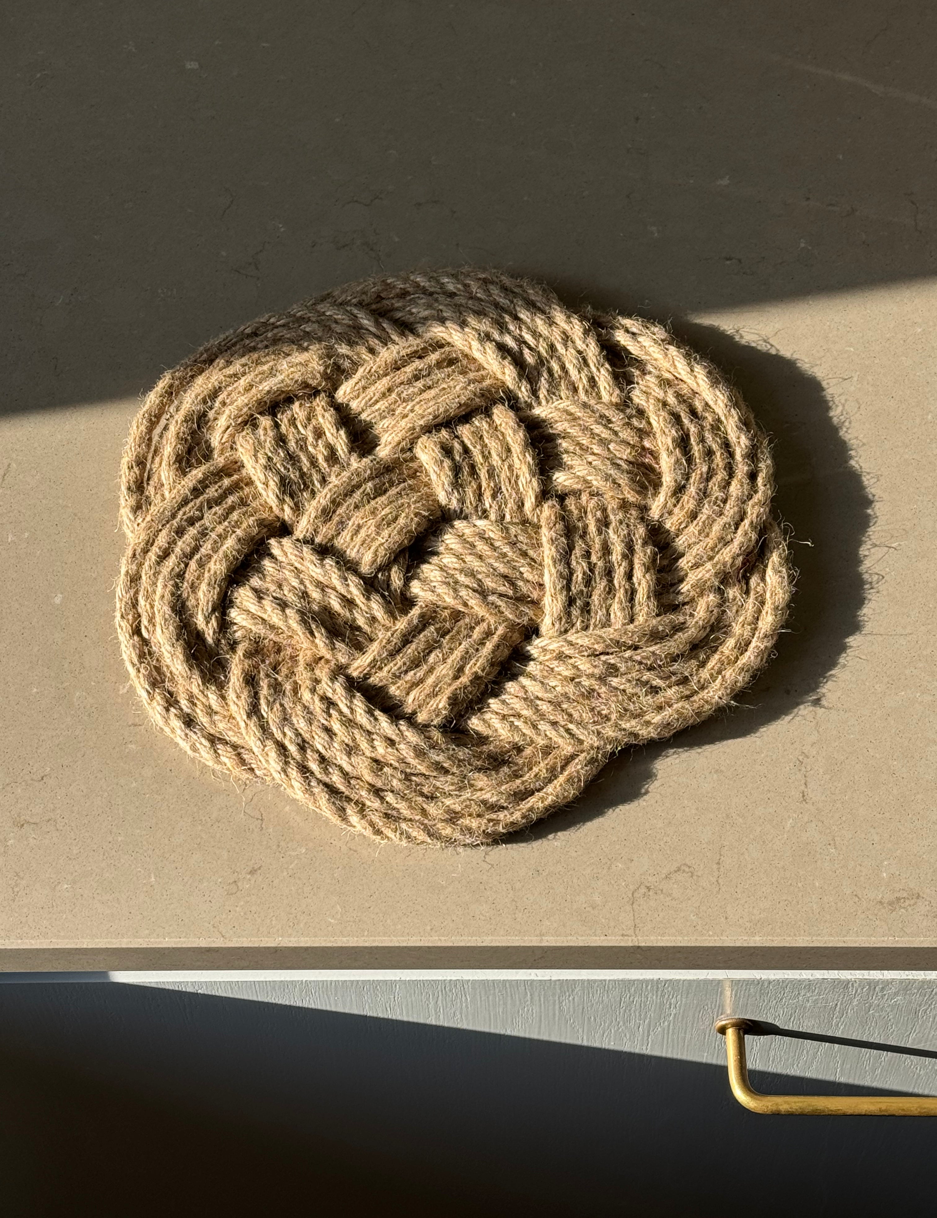 Original Ocean Plait Bordskåner af Håndflettet Jute  STUDIO HAFNIA