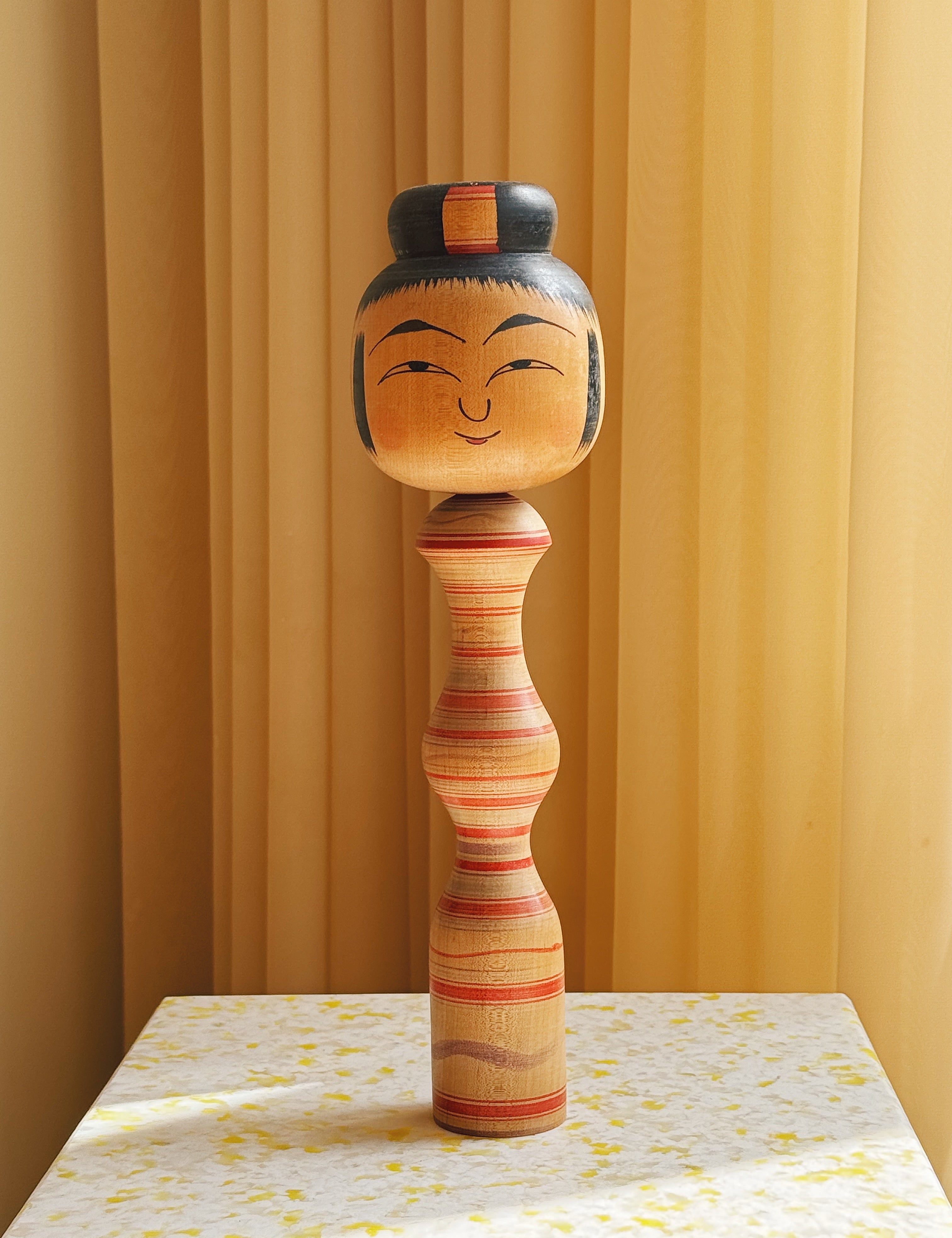 Vintage Kokeshi Dukke Nr. 210 fra Japan – Håndlavet | H33 cm Studio Hafnia