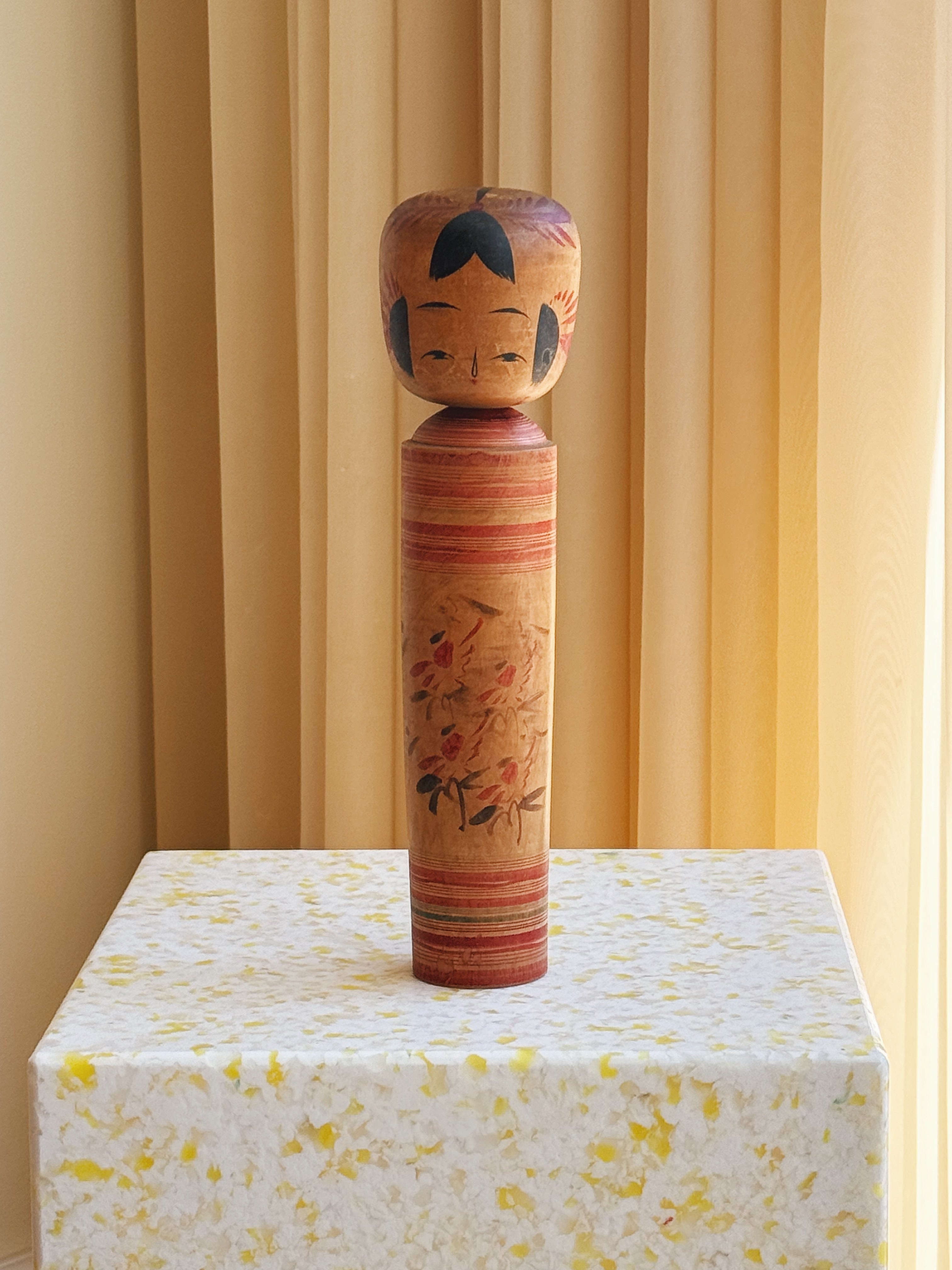 Vintage Kokeshi Dukke Nr. 174 fra Japan – Håndlavet | H29,5 cm Studio Hafnia
