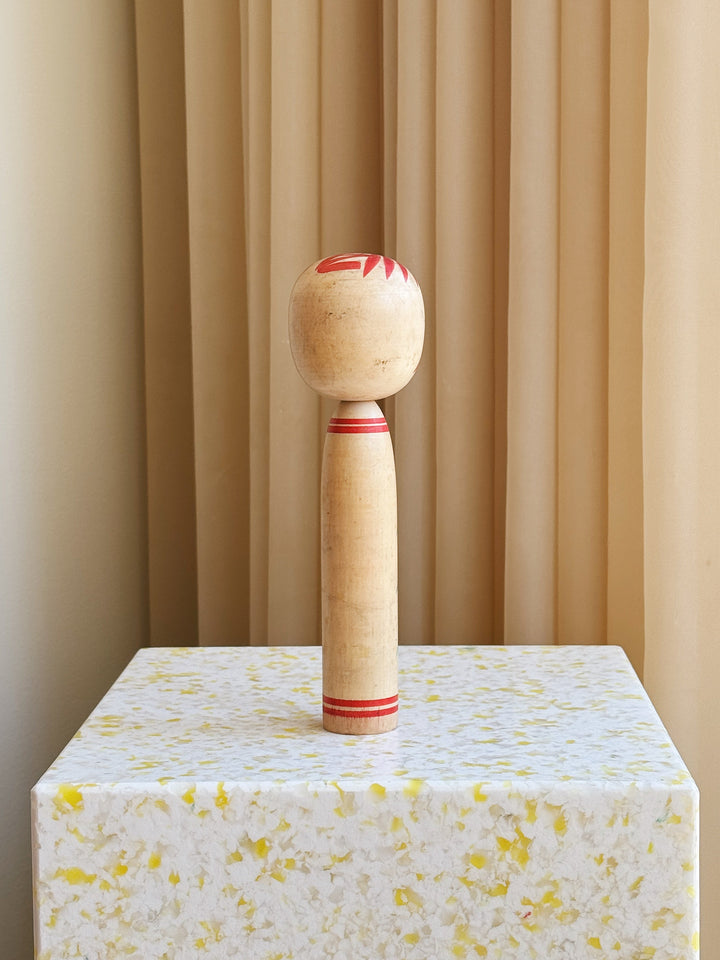 Vintage Kokeshi Dukke Nr. 177 fra Japan – Håndlavet | H24 cm Studio Hafnia