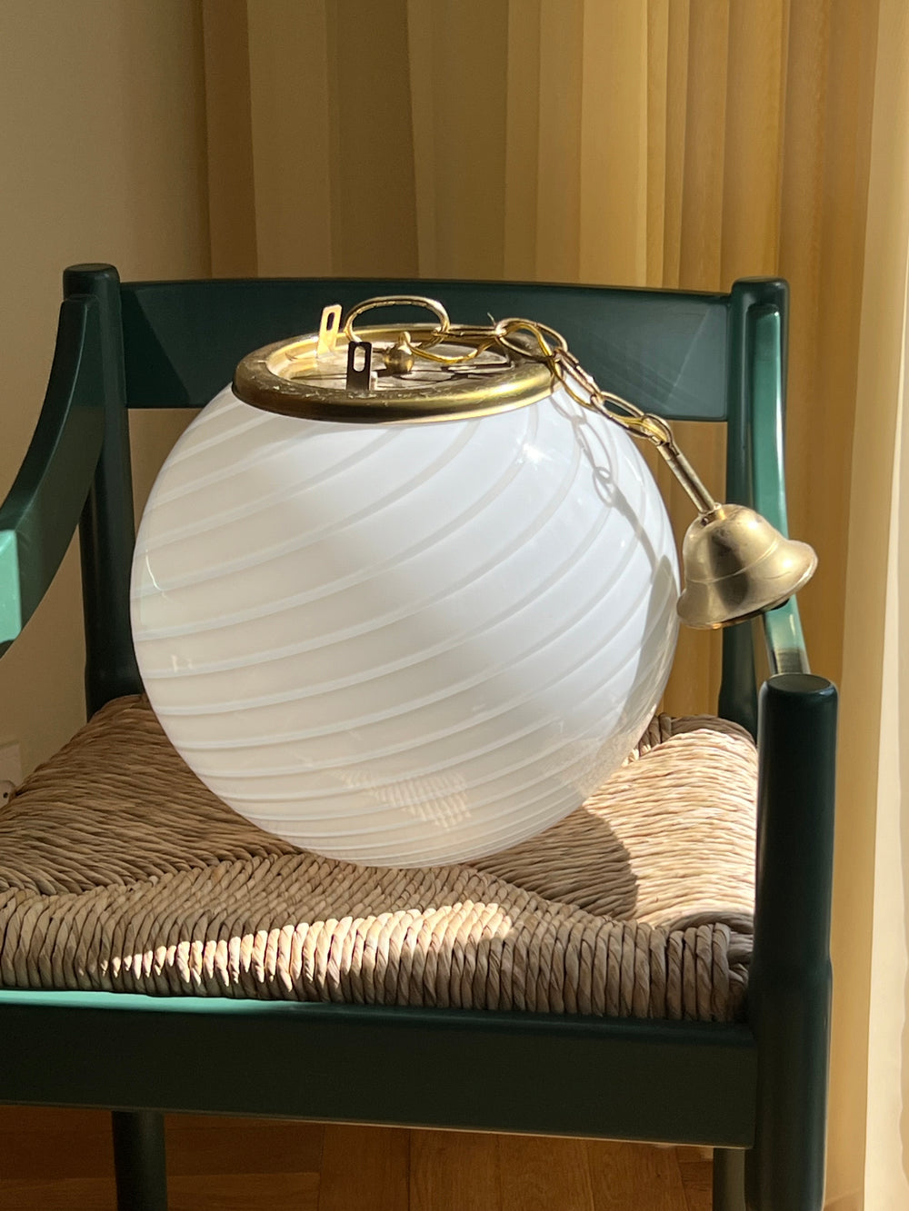 Vintage murano swirl pendel loftslampe | Hvid med messing, Ø34 cm Murano