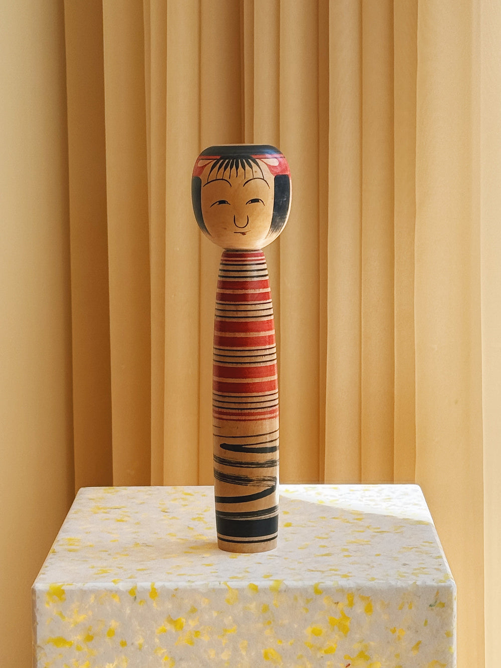 Vintage Kokeshi Dukke Nr. 172 fra Japan – Håndmalet | H30,5 cm Studio Hafnia