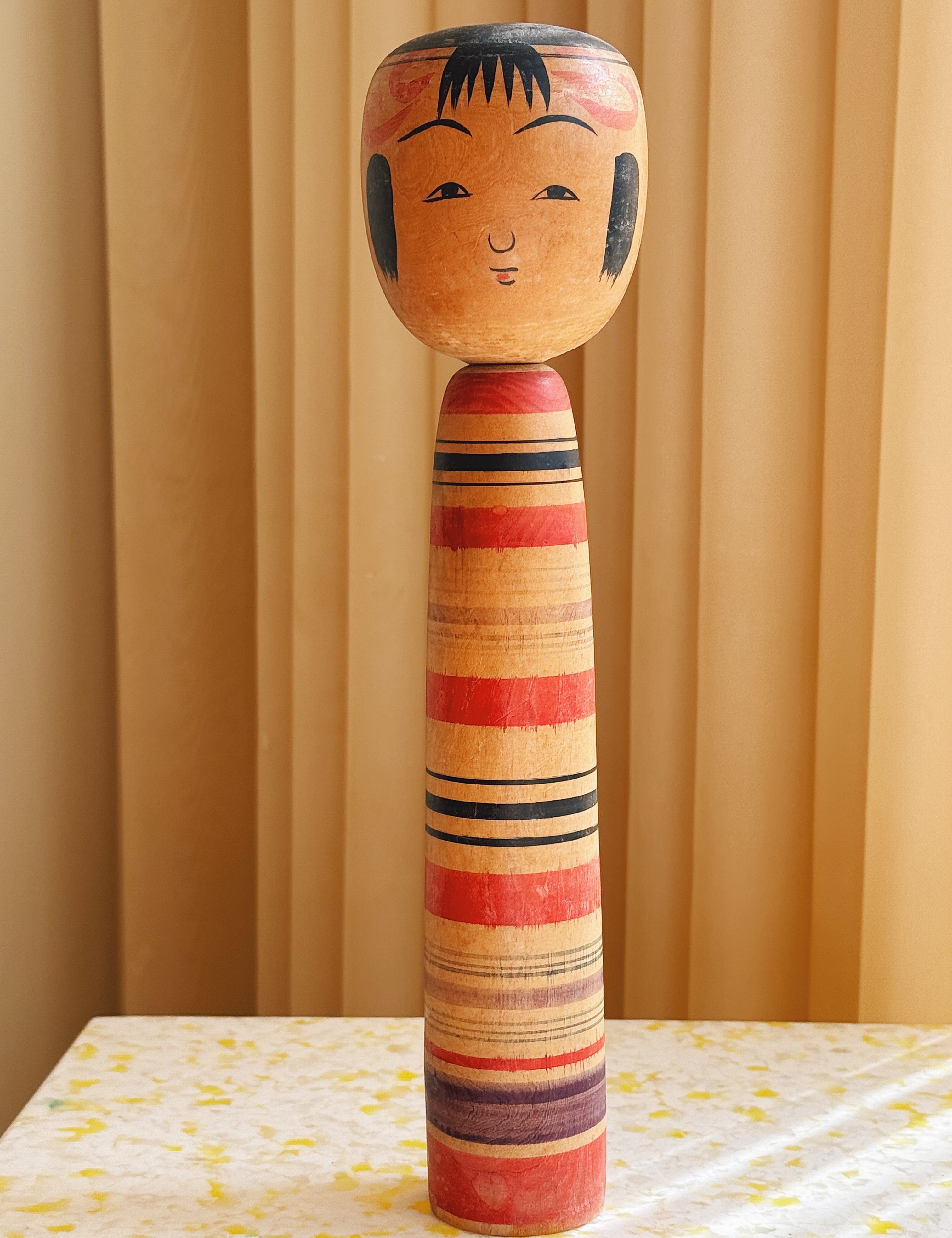 Vintage Kokeshi Dukke Nr. 205 fra Japan – Håndlavet | H30 cm Studio Hafnia
