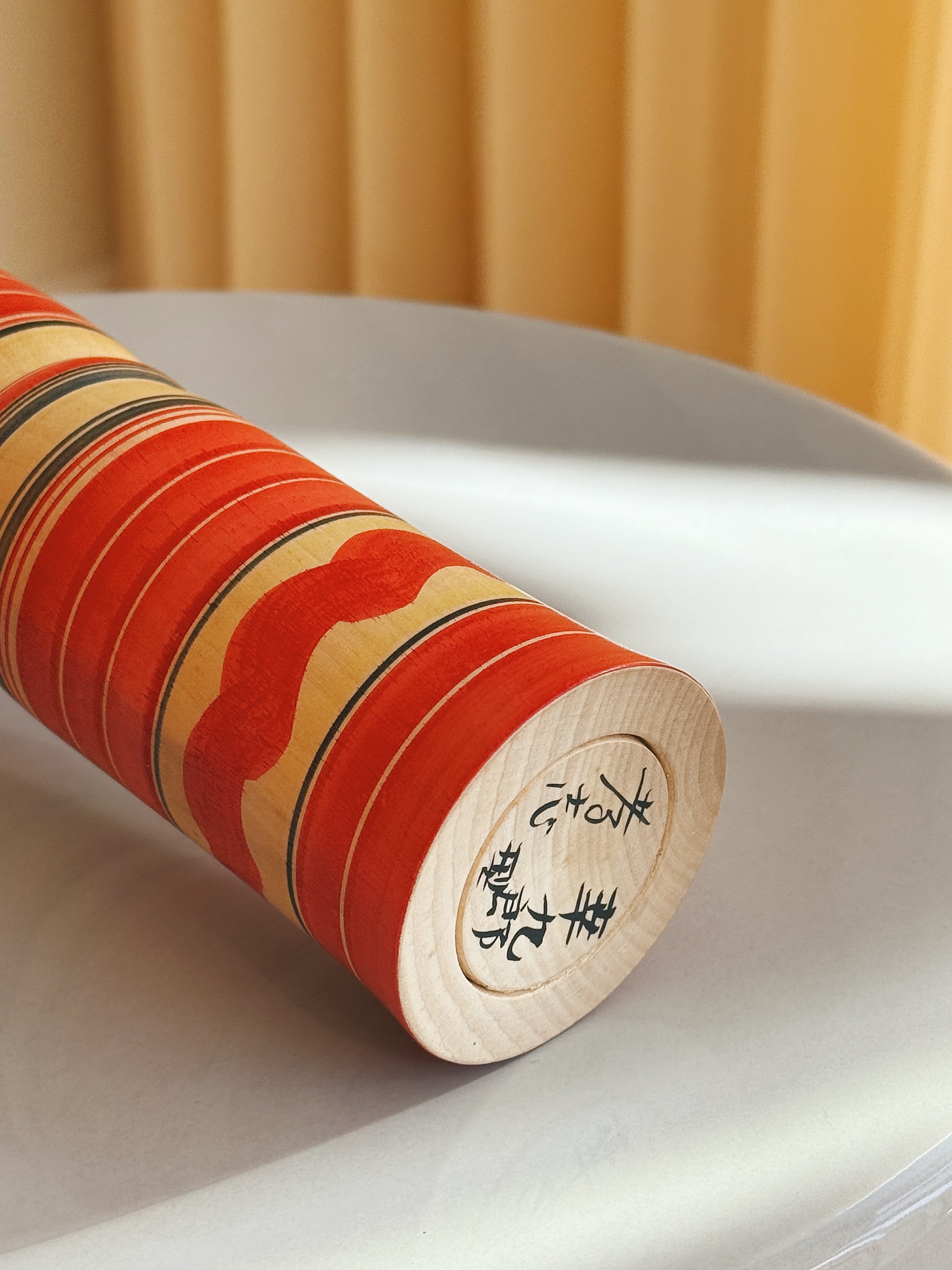 Vintage Kokeshi Dukke Nr. 225 fra Japan – Håndlavet | H 32,5 cm Studio Hafnia