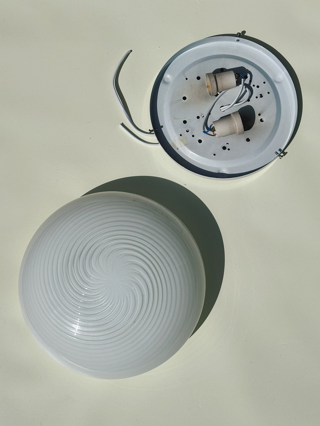 Vintage Murano Plafondlampe i Hvidt Swirl Glas | Loft-/Væglampe Ø29 cm Studio Hafnia