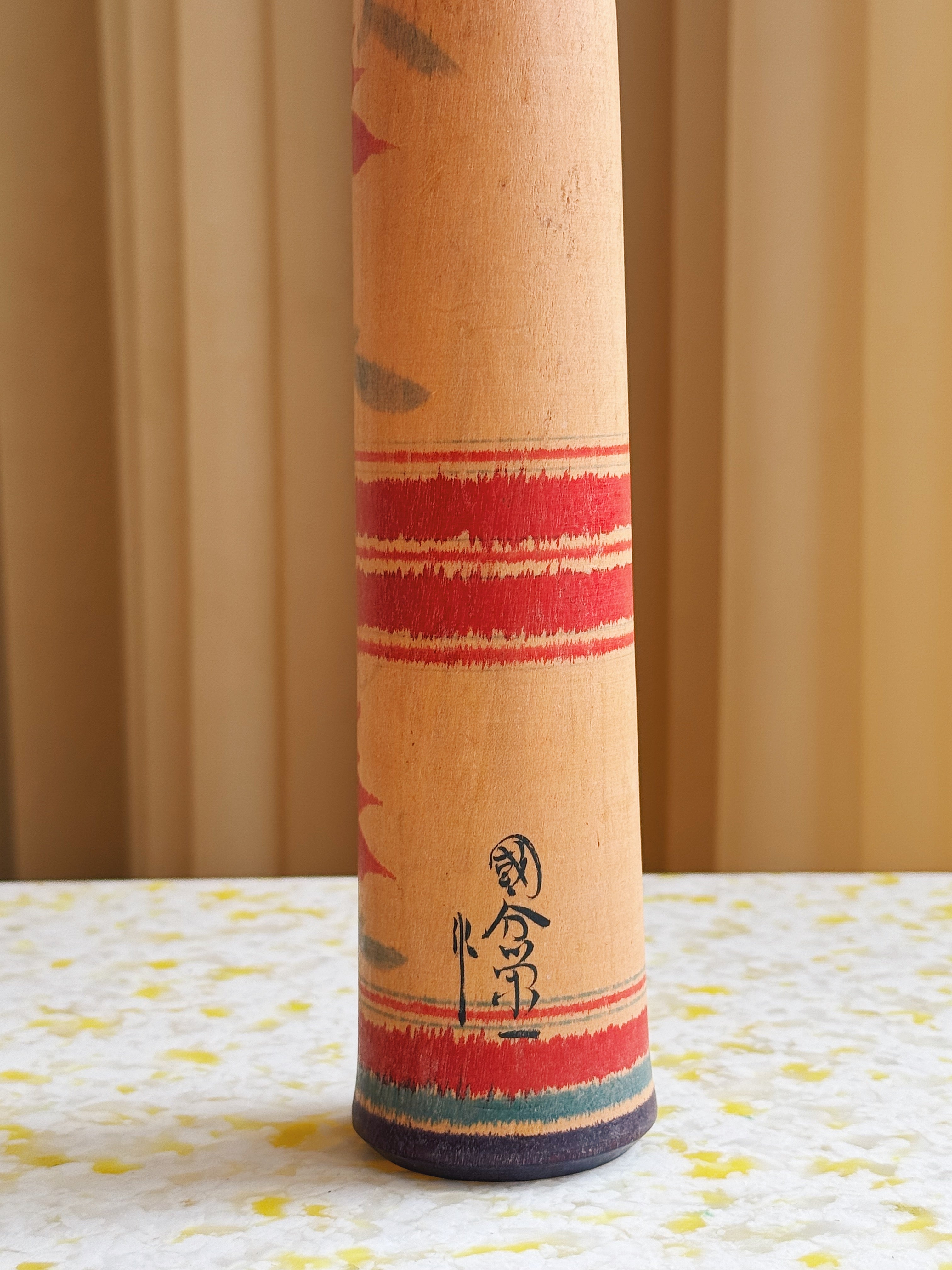 Vintage Kokeshi Dukke Nr. 212 fra Japan – Håndlavet | H30 cm Studio Hafnia