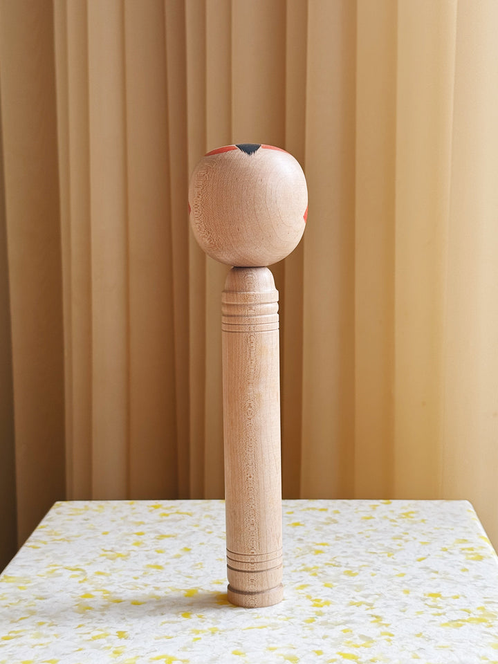 Vintage Kokeshi Dukke Nr. 207 fra Japan – Håndlavet | H25 cm Studio Hafnia