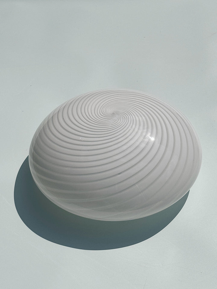 Vintage Murano Plafondlampe i Hvidt Swirl Glas | Loft-/Væglampe Ø30 cm Studio Hafnia
