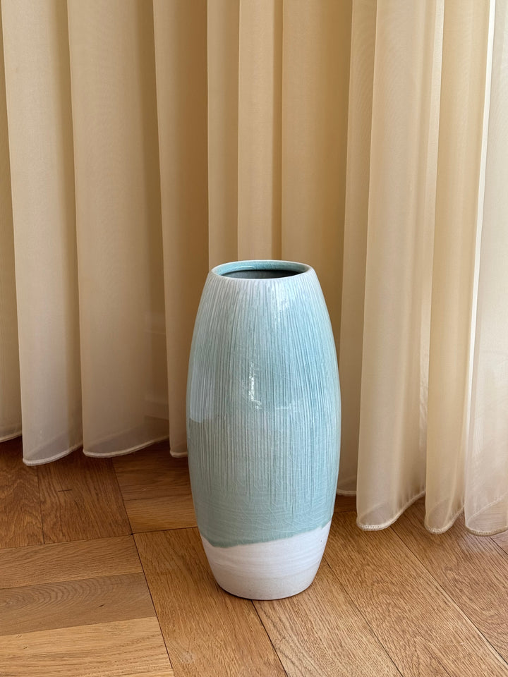 Mintgrøn Vase med Striber - Håndlavet i Japan  STUDIO HAFNIA