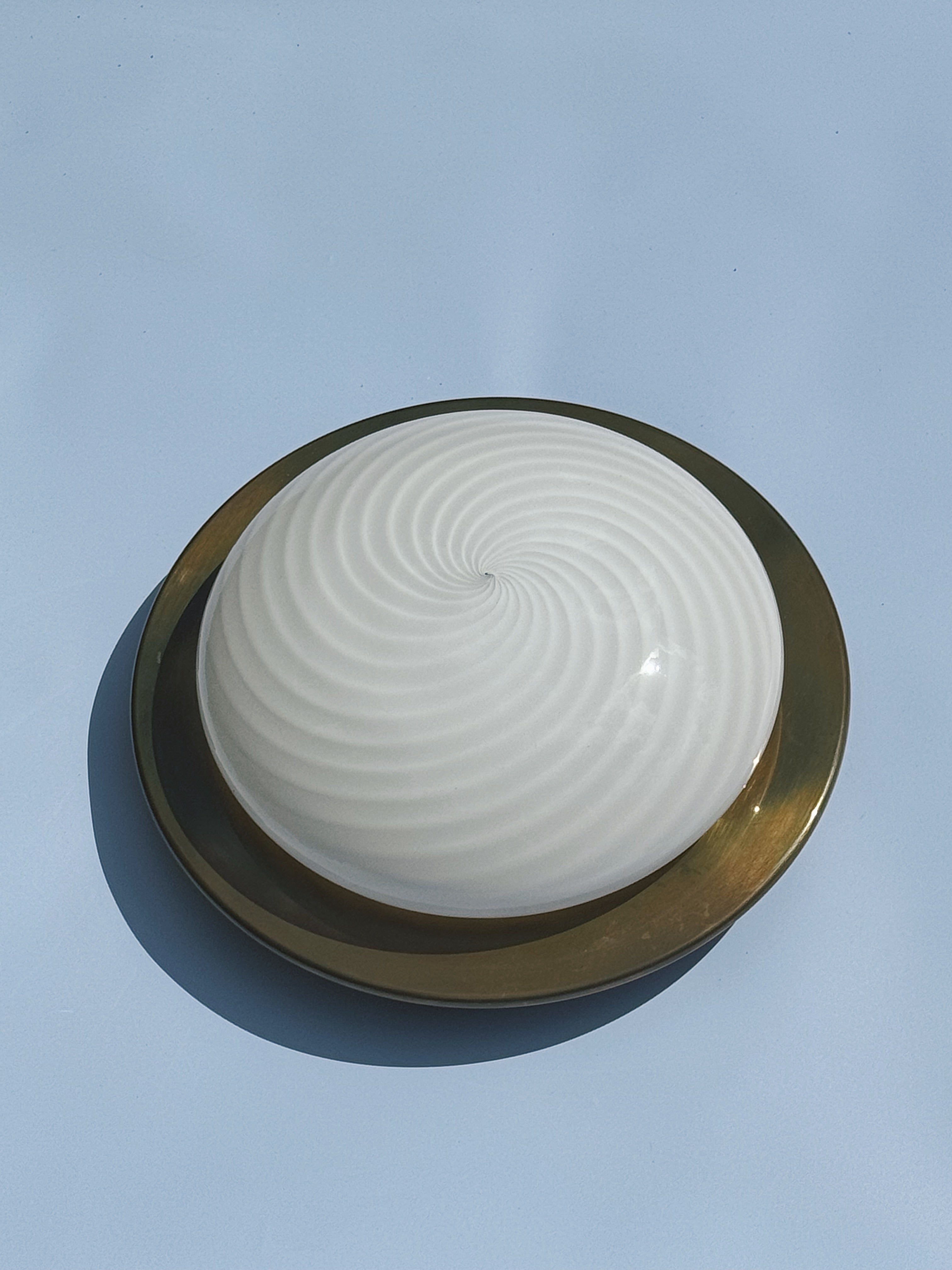 Vintage Murano Plafondlampe med Messingkant | Ø36 cm Studio Hafnia
